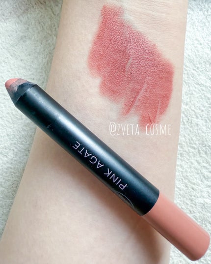 uneven マルチスティックのクチコミ「一本でアイシャドウ・チーク・リップ全部できちゃう🤣 
uneven マルチスティック
ピンク.....」(1枚目)