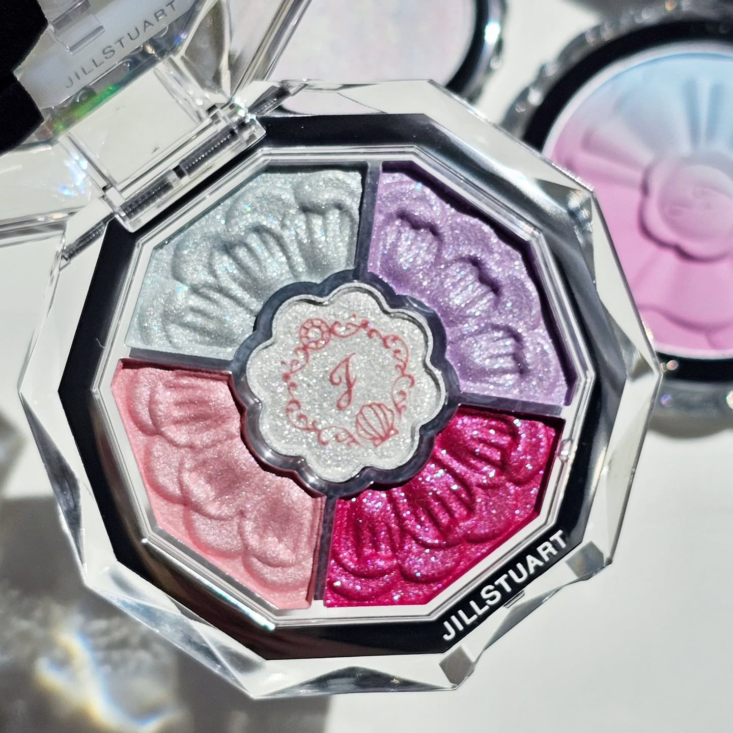 ジルスチュアート ブルームクチュール アイズ　ジュエルドブーケ/JILL STUART/アイシャドウパレットを使ったクチコミ（2枚目）