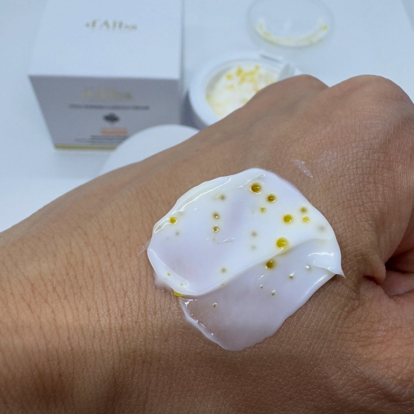 ビタトーニングカプセルクリーム/ダルバ/フェイスクリームを使ったクチコミ（3枚目）