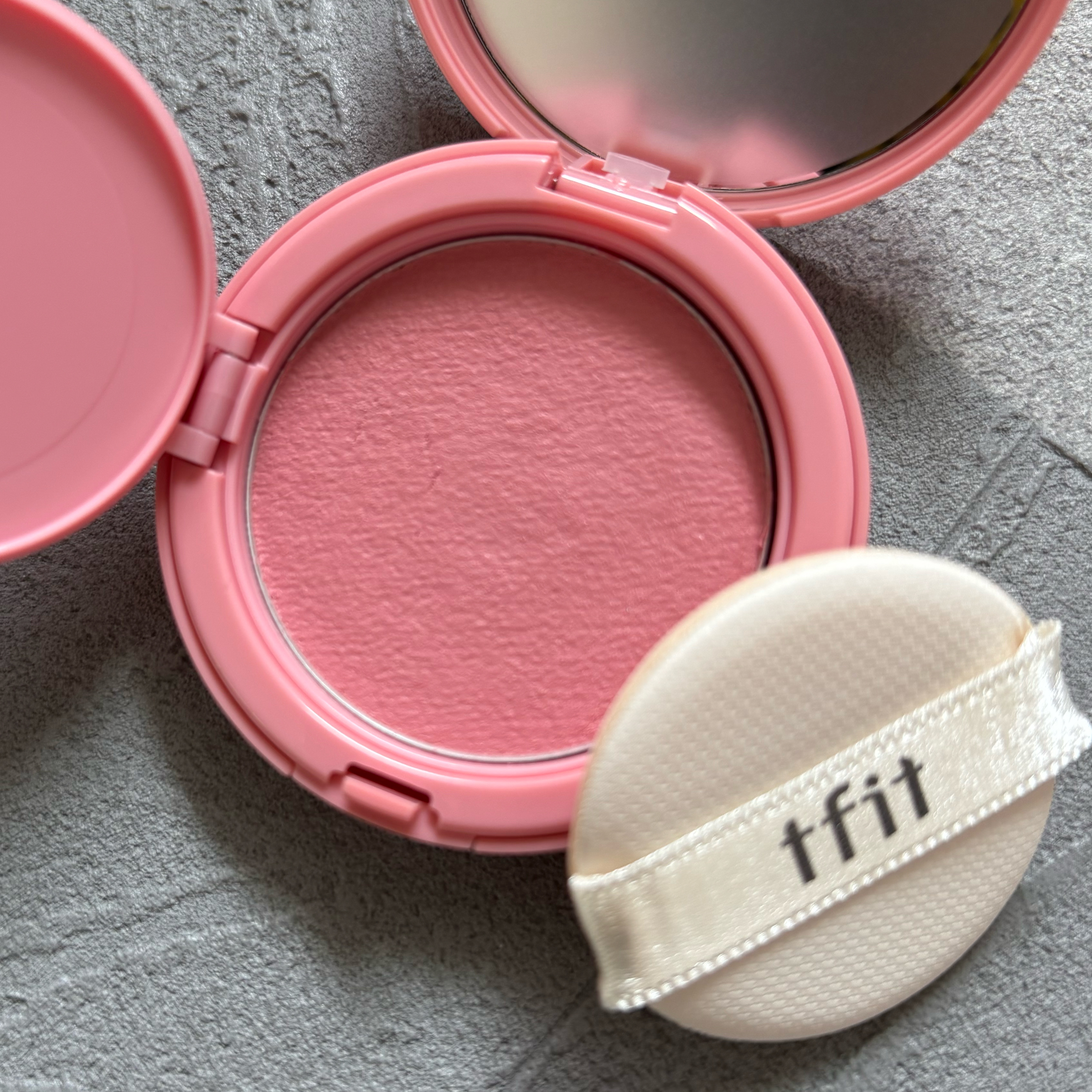 フラッフィーベルベットクッションチーク /TFIT/ジェル・クリームチークを使ったクチコミ（2枚目）