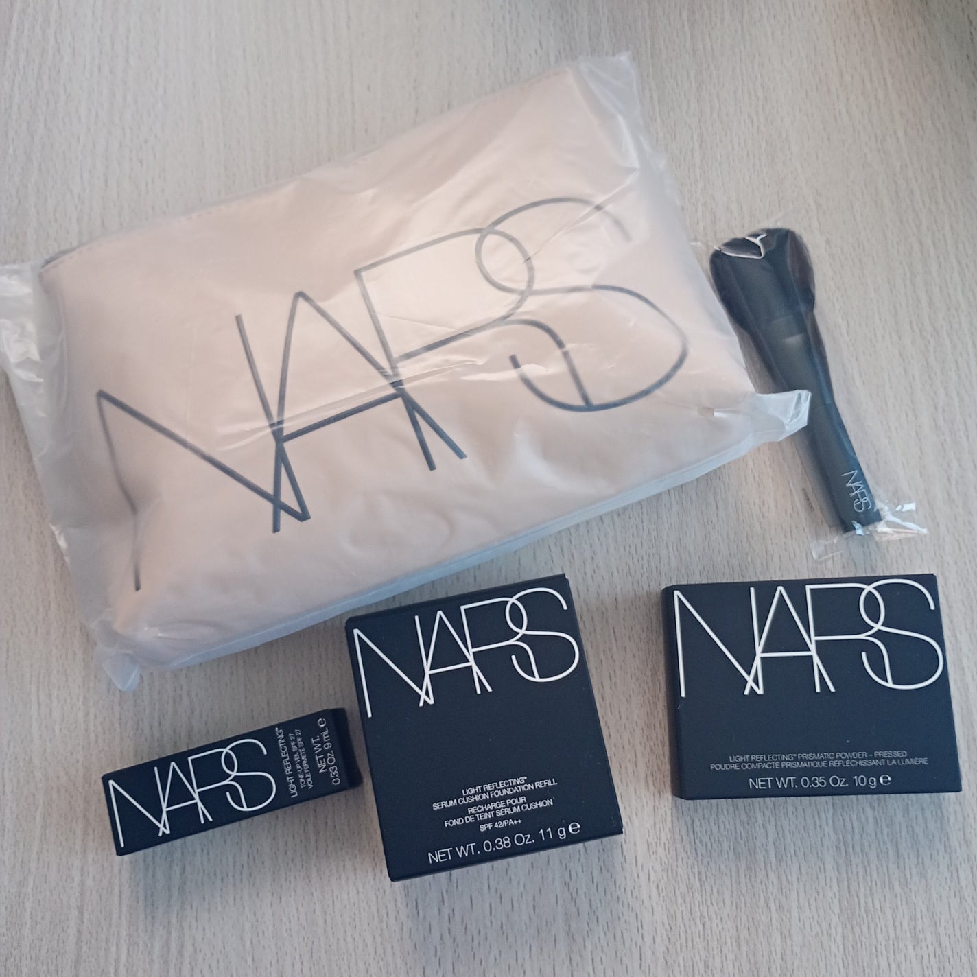 ライトリフレクティング プリズマティックパウダー/NARS/プレストパウダーを使ったクチコミ(3枚目)