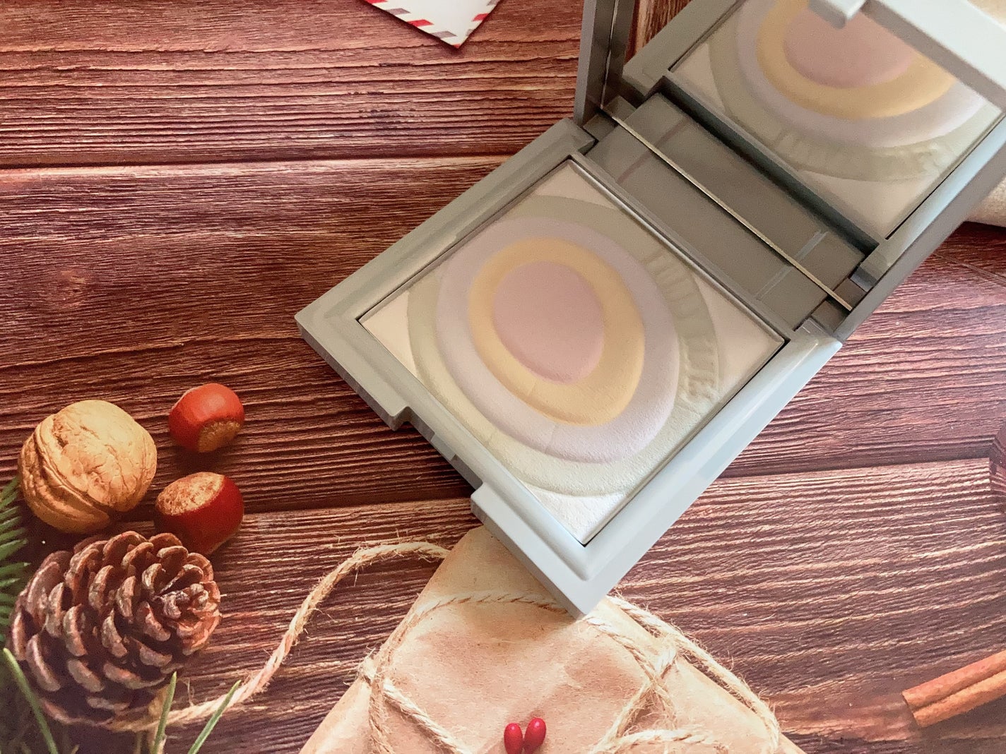 ネビュラ プレストパウダー/FUNNY ELVES方里/プレストパウダーを使ったクチコミ(7枚目)