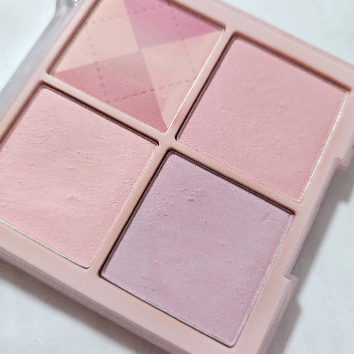 ブレンディングムードチーク/dasique/パウダーチークを使ったクチコミ(1枚目)