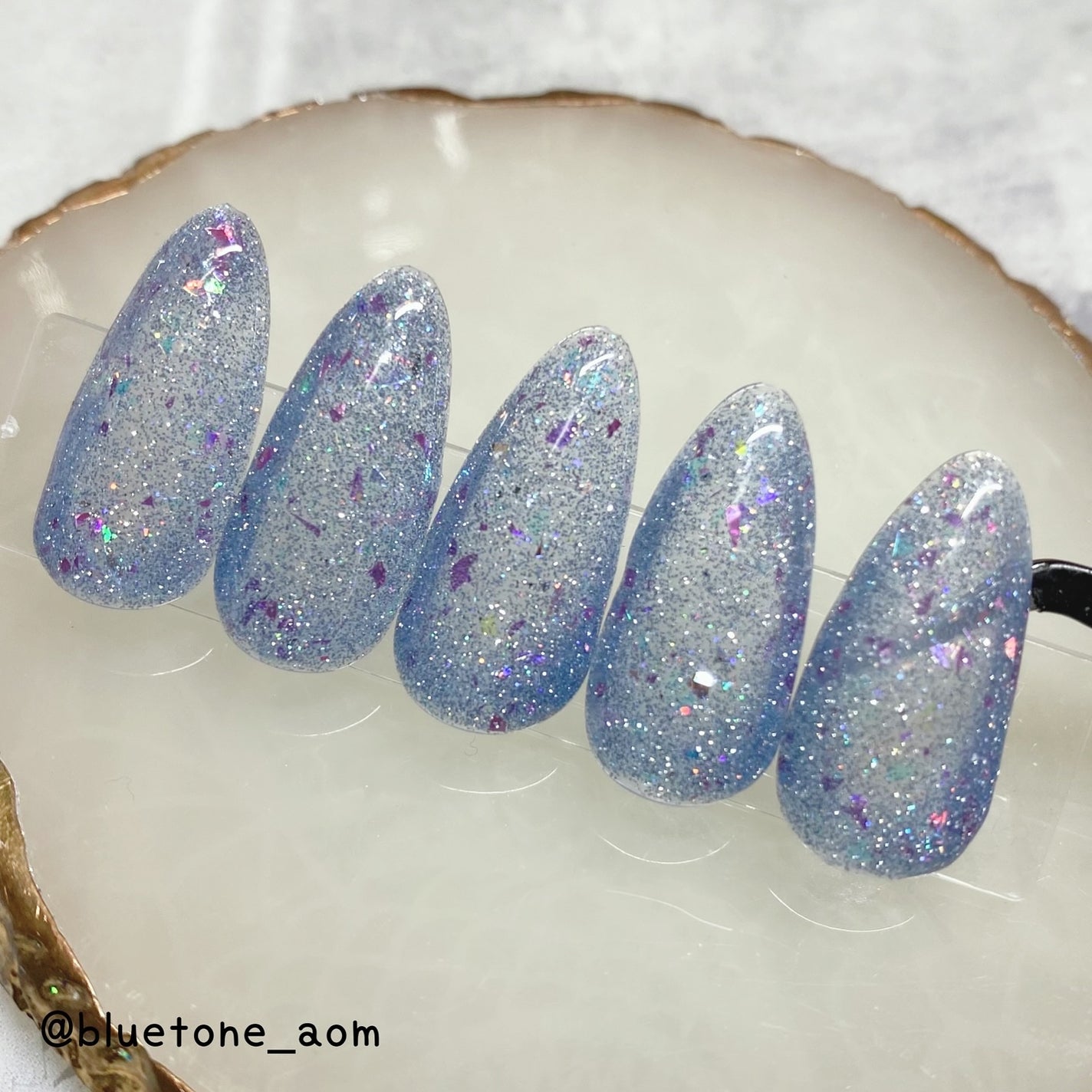 ⋆͛🦖⋆͛aomi on LIPS 「オリジナルフラッシュブルーベースにクラッシュホロとかも混ぜてみ..」(1枚目)