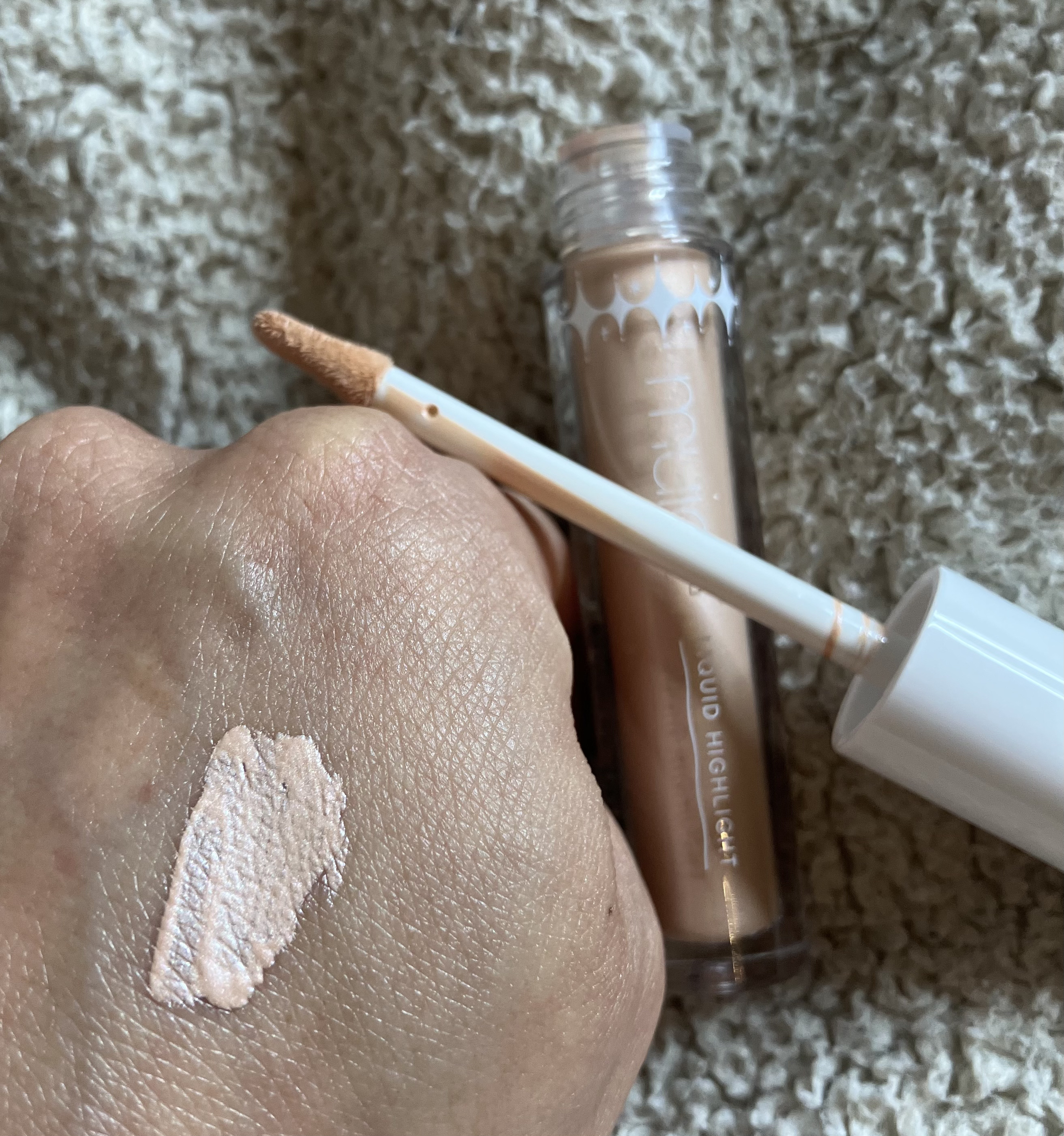 シャインリキッドハイライター/muice/リキッドハイライトを使ったクチコミ（3枚目）