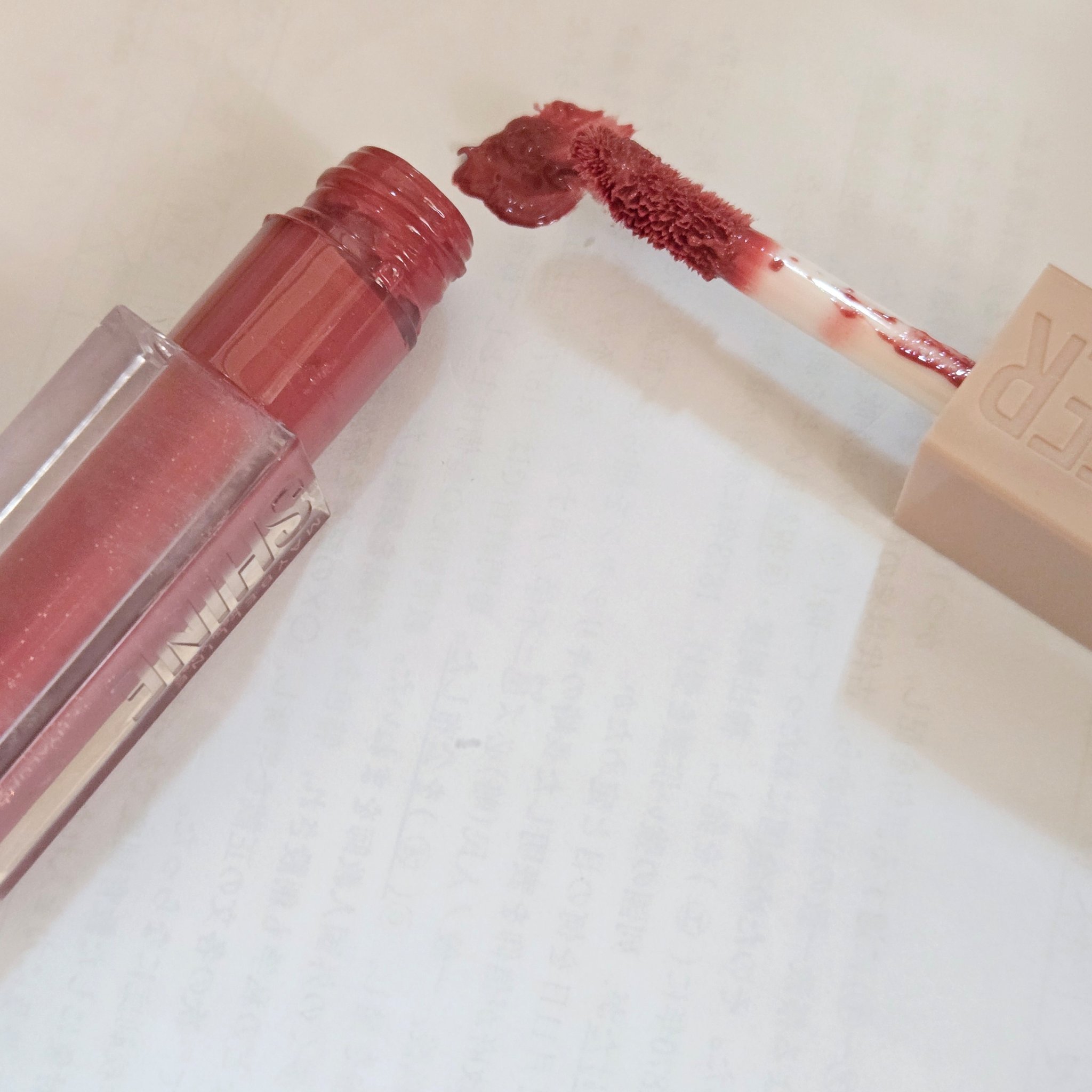 リフターシャイン 005 ペタルモーブ/MAYBELLINE NEW YORK/リップグロスを使ったクチコミ（1枚目）