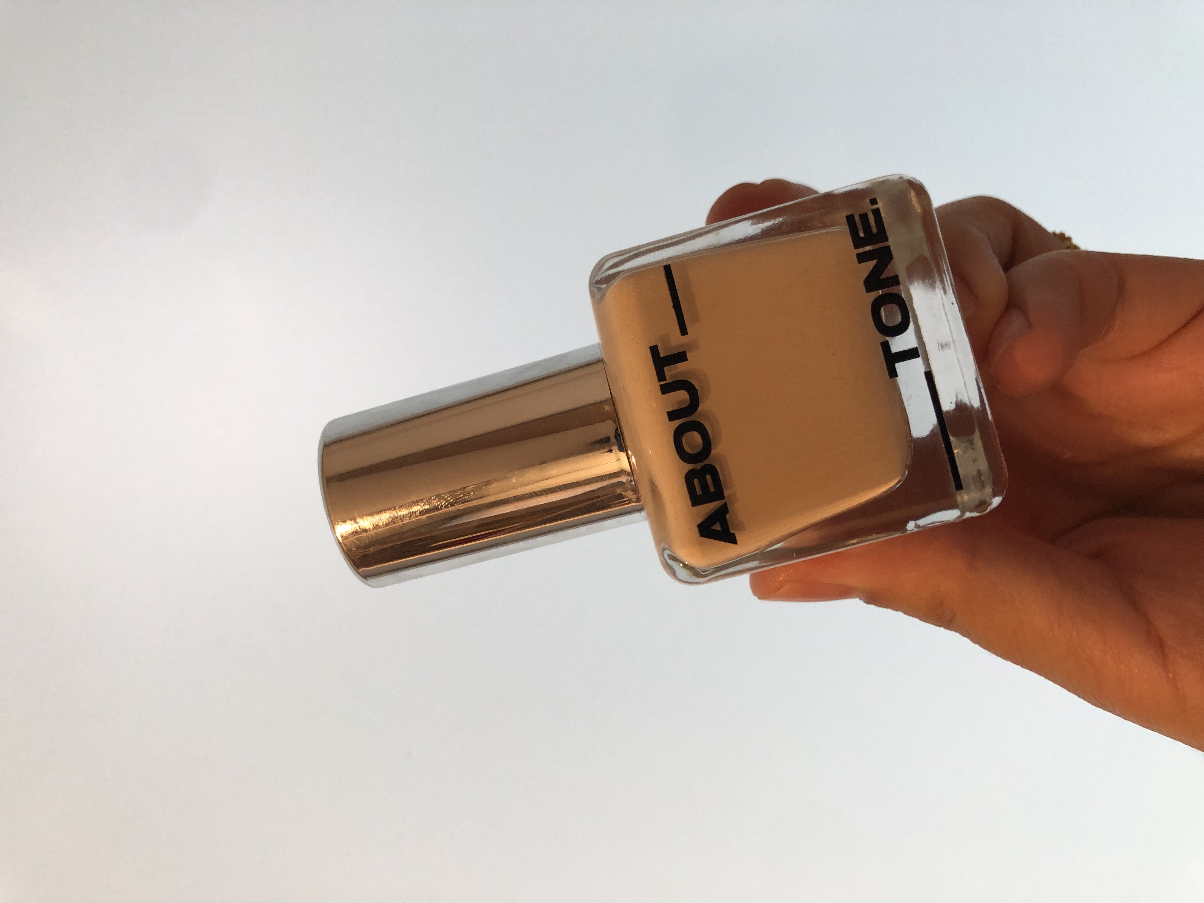 スキンレイヤーフィットファンデーション/ABOUT TONE/リキッドファンデーションを使ったクチコミ（1枚目）