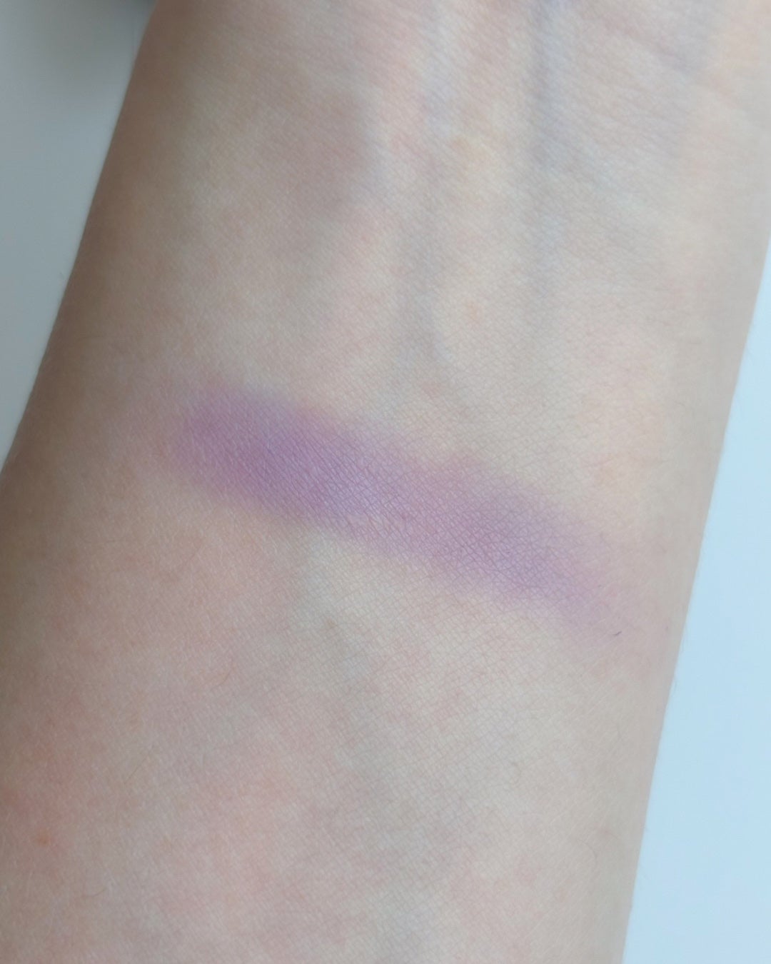 オンブル エサンシエル/CHANEL/単色アイシャドウを使ったクチコミ(2枚目)