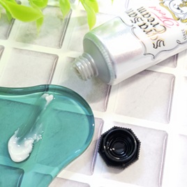 薬用足指さらさらクリーム/デオナチュレ/デオドラント・制汗剤を使ったクチコミ（2枚目）