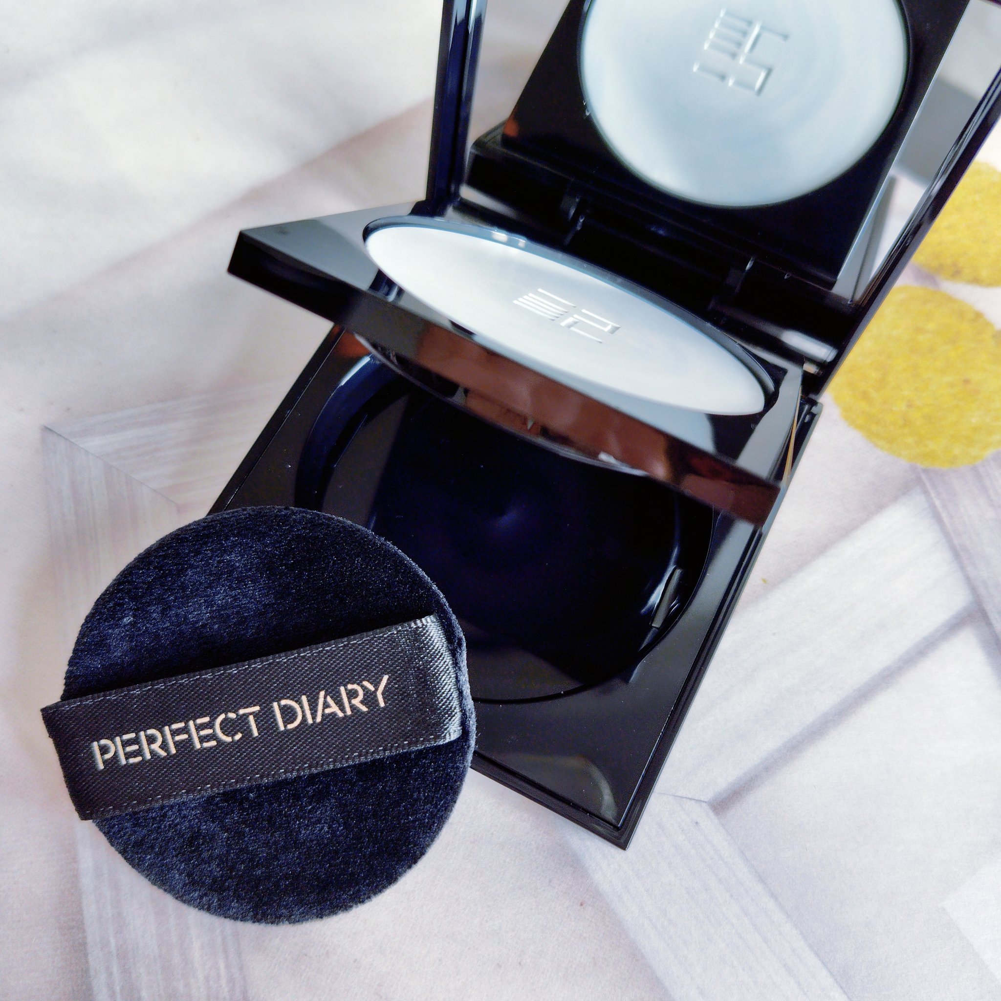 トランスルーシェント ブルーリング セッティング パウダー/PERFECT DIARY/プレストパウダーを使ったクチコミ（3枚目）