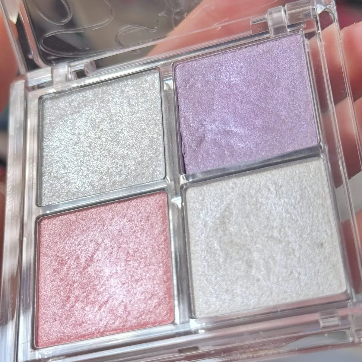 multi use glow on palette/huemi/パウダーハイライトを使ったクチコミ（3枚目）