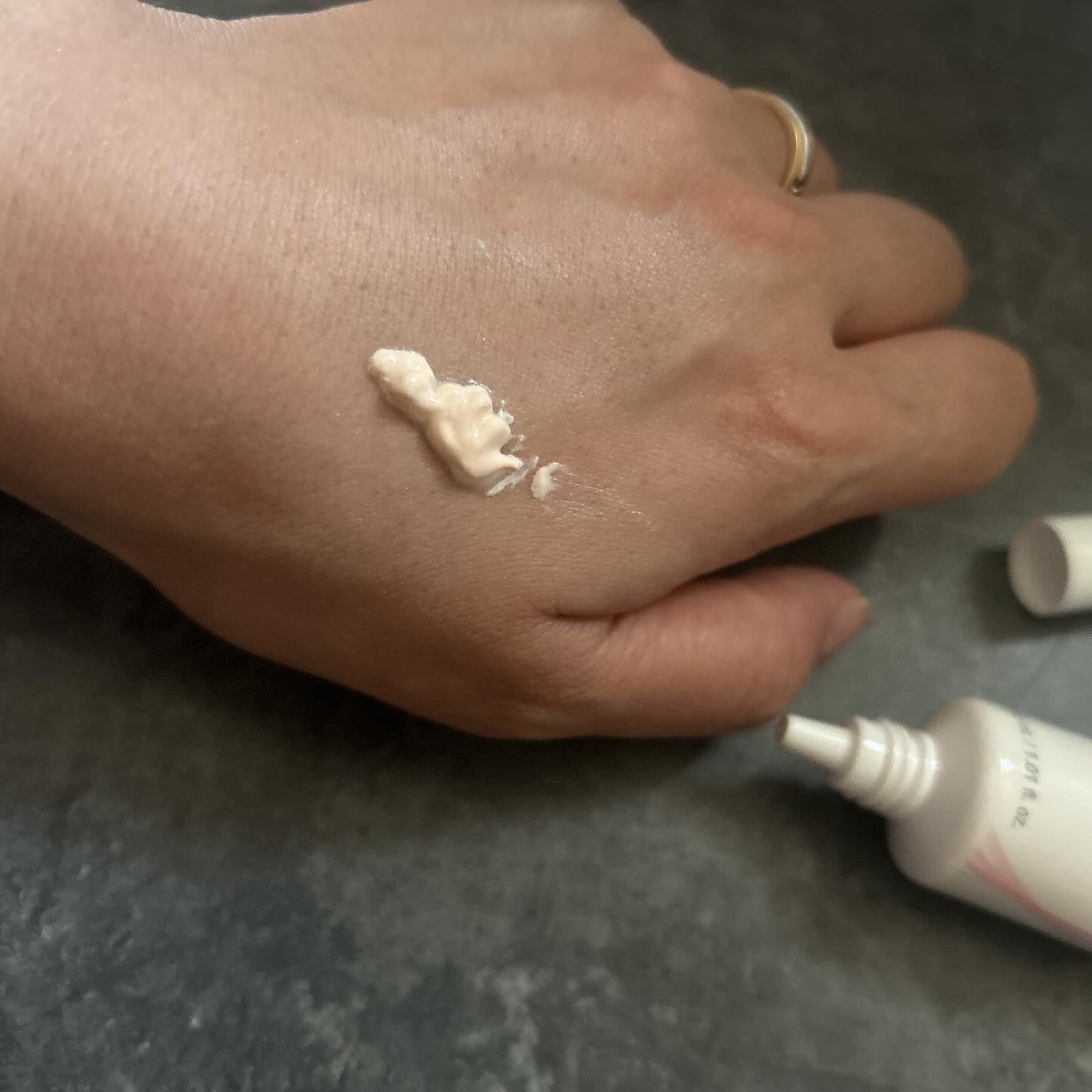 アドバンスドリペア AIトーンアップ ベージュ/PHYSIOGEL/日焼け止めクリームを使ったクチコミ(3枚目)