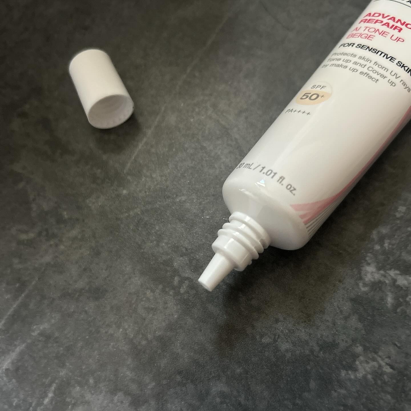 アドバンスドリペア　ＡＩトーンアップ　ベージュ/PHYSIOGEL/日焼け止めクリームを使ったクチコミ（2枚目）