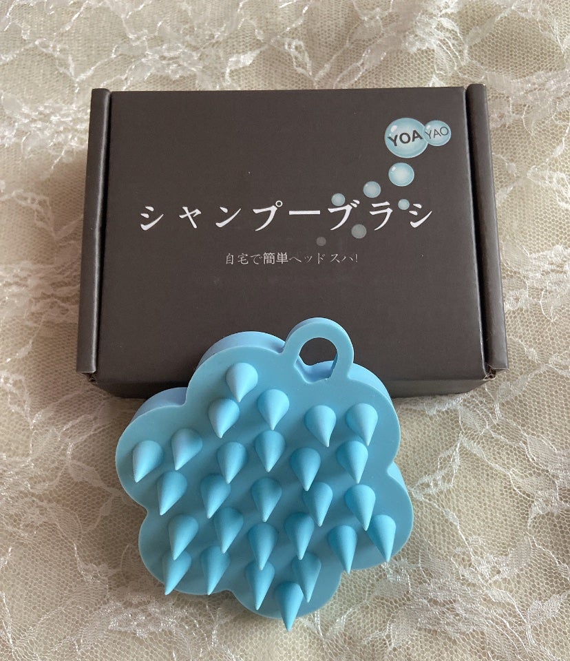 min on LIPS 「お家愛用アイテム🌼シャンプーブラシです🧴🫧カラー ブルー🩵シャ..」(1枚目)