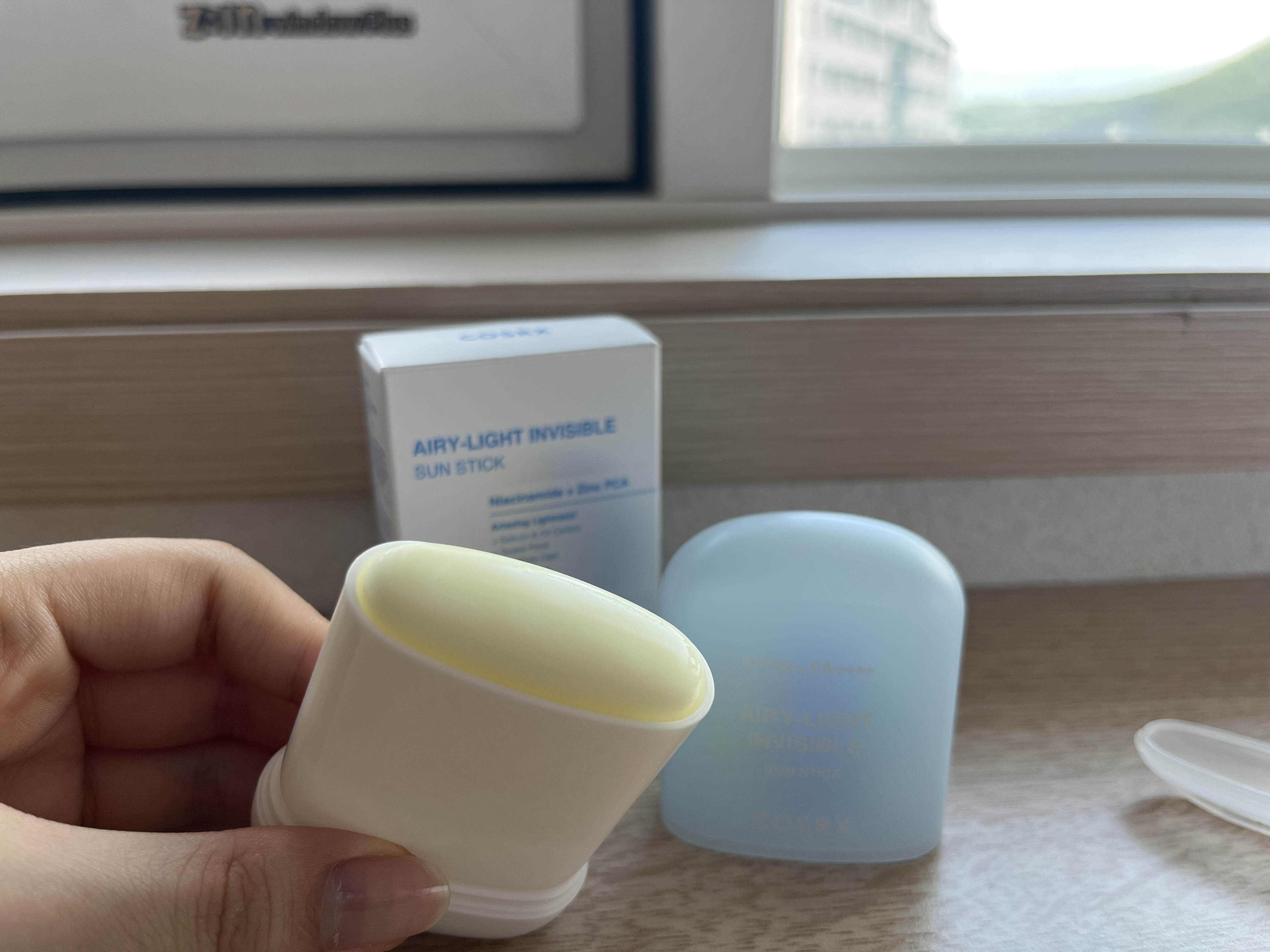 エアリーライト 透明UVスティック/COSRX/日焼け止めスティックを使ったクチコミ（2枚目）