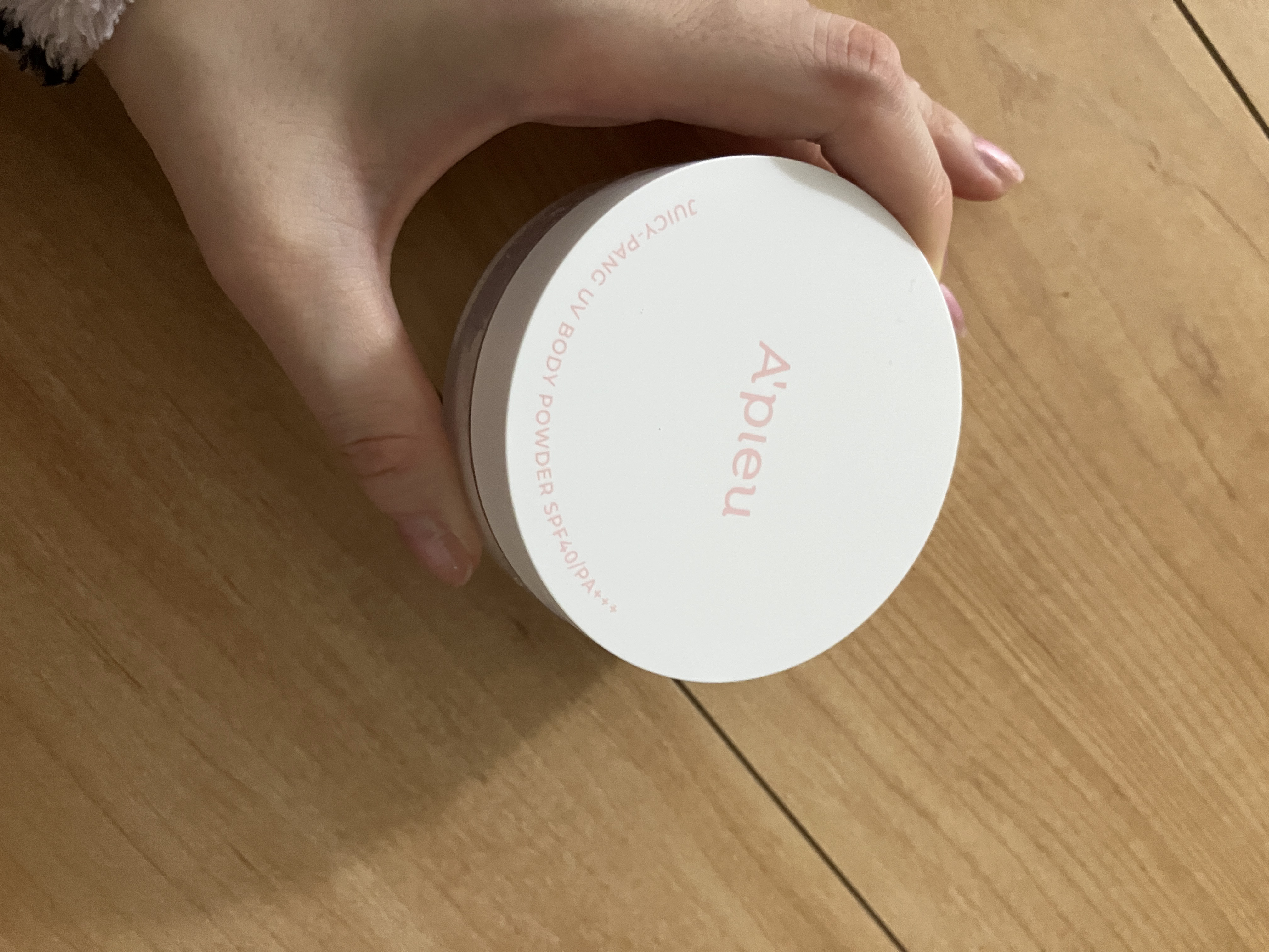 アピュー ジューシーパン UVボディパウダー SPF40/PA+++/A’pieu/日焼け止めパウダーを使ったクチコミ（3枚目）