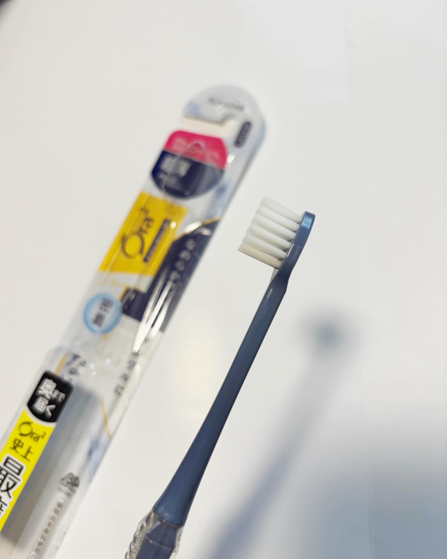 オーラツープレミアムハブラシ　なめらかフィット/オーラツー/歯ブラシを使ったクチコミ（3枚目）