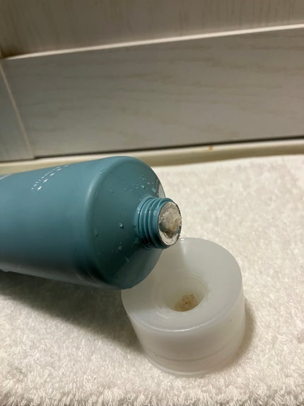 NEUT ヘッドスクラブジェル クールシトラスのクチコミ「
STニュート ヘッドスクラブジェルは、頭皮の汚れ、ベタつき、ニオイなどの悩みに対応する頭皮用.....」(2枚目)