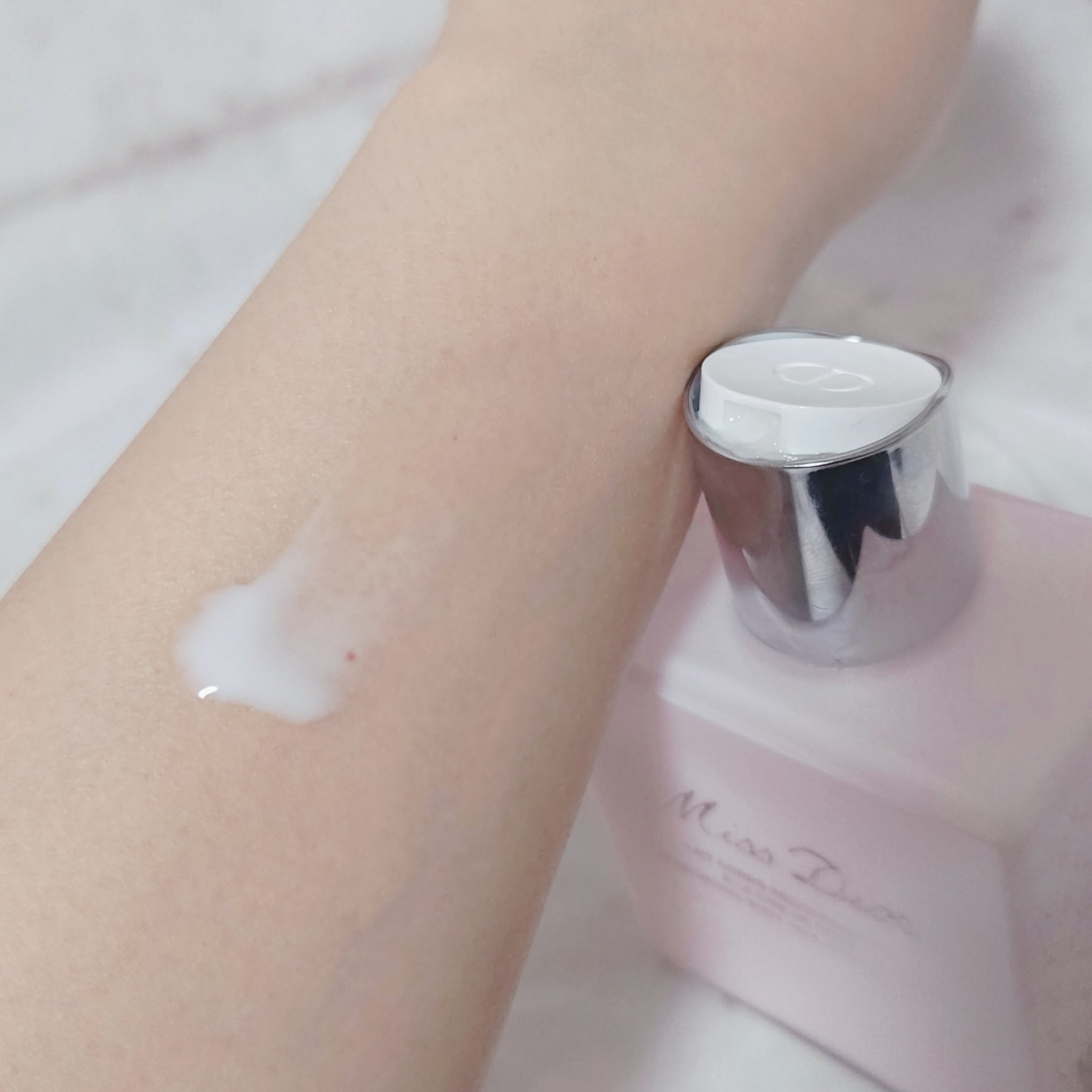 ミス ディオール ボディ ミルク/Dior/ボディミルクを使ったクチコミ（3枚目）