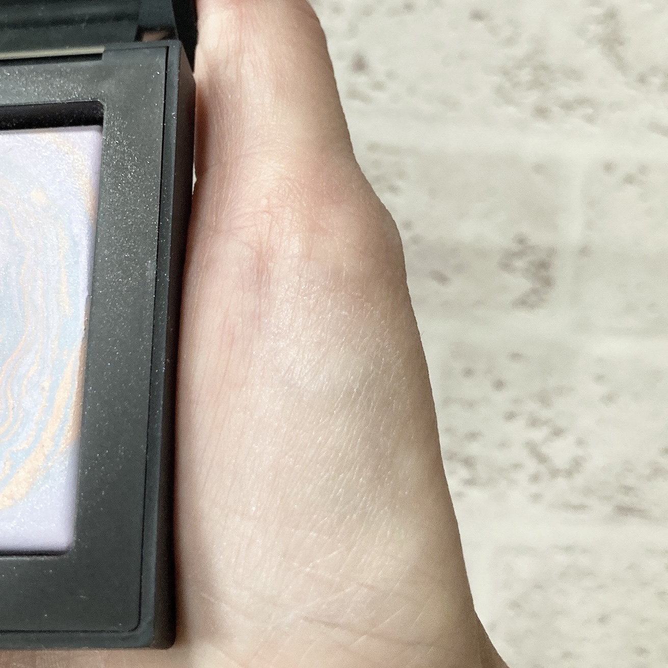 ライトリフレクティング プリズマティックパウダー/NARS/プレストパウダーを使ったクチコミ（2枚目）