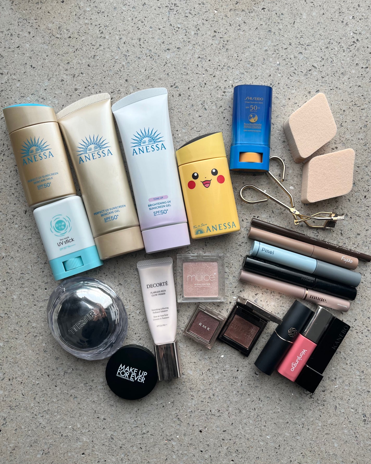 anzu on LIPS 「6泊7日のシンガポール旅行に持っていったメイクアイテムまとめま..」(2枚目)