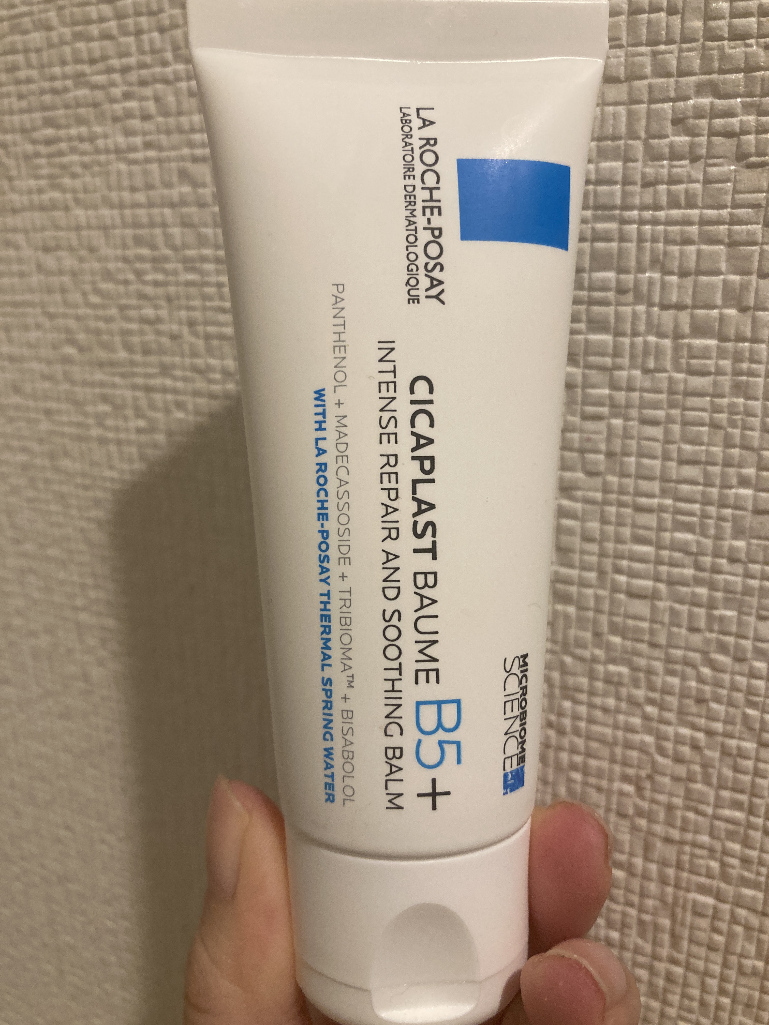 ラ ロッシュ ポゼ
シカプラスト リペアクリーム B5+

とんでもなく伸びがいいから毎回びっくりします。お肌が潤う下地✨

#保湿クリーム 