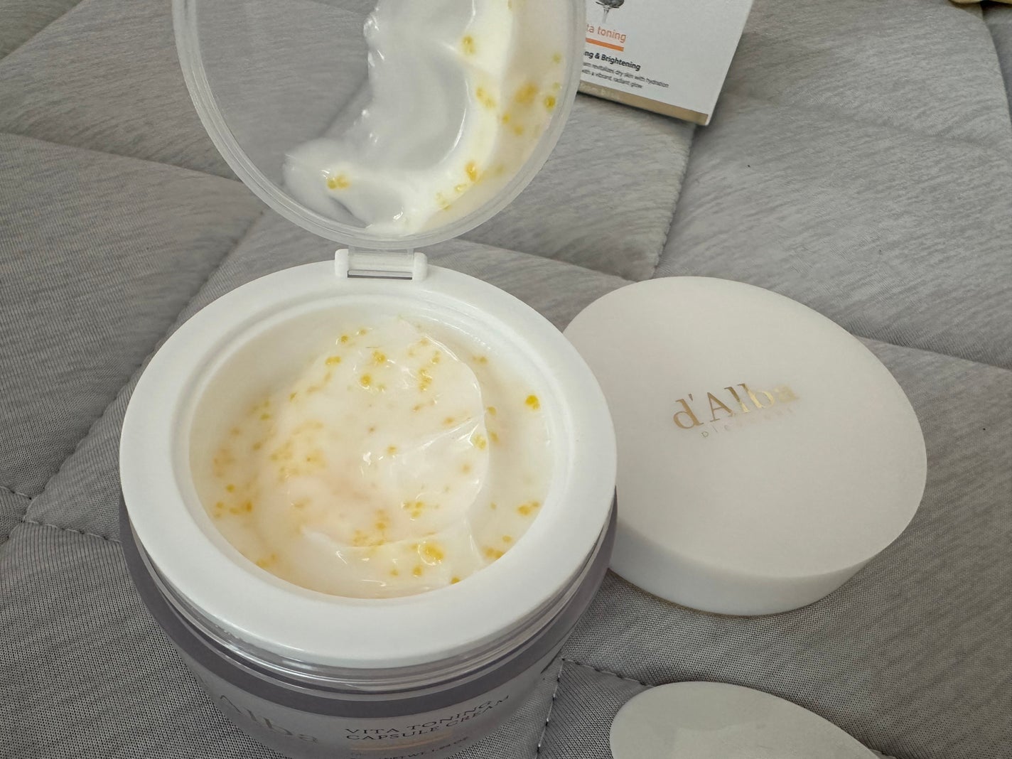 ビタトーニングカプセルクリーム/ダルバ/フェイスクリームを使ったクチコミ(3枚目)