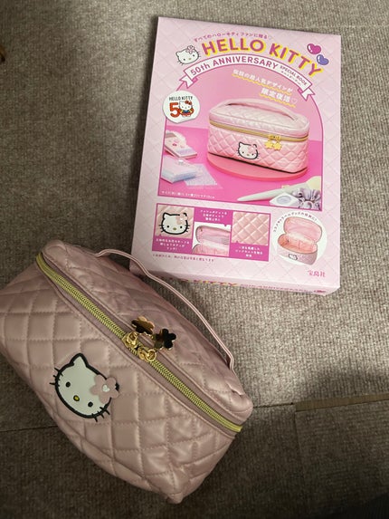 HELLO KITTY 50th ANNIVERSARY SPECIAL BOOK キルトポーチver./宝島社/書籍を使ったクチコミ(1枚目)
