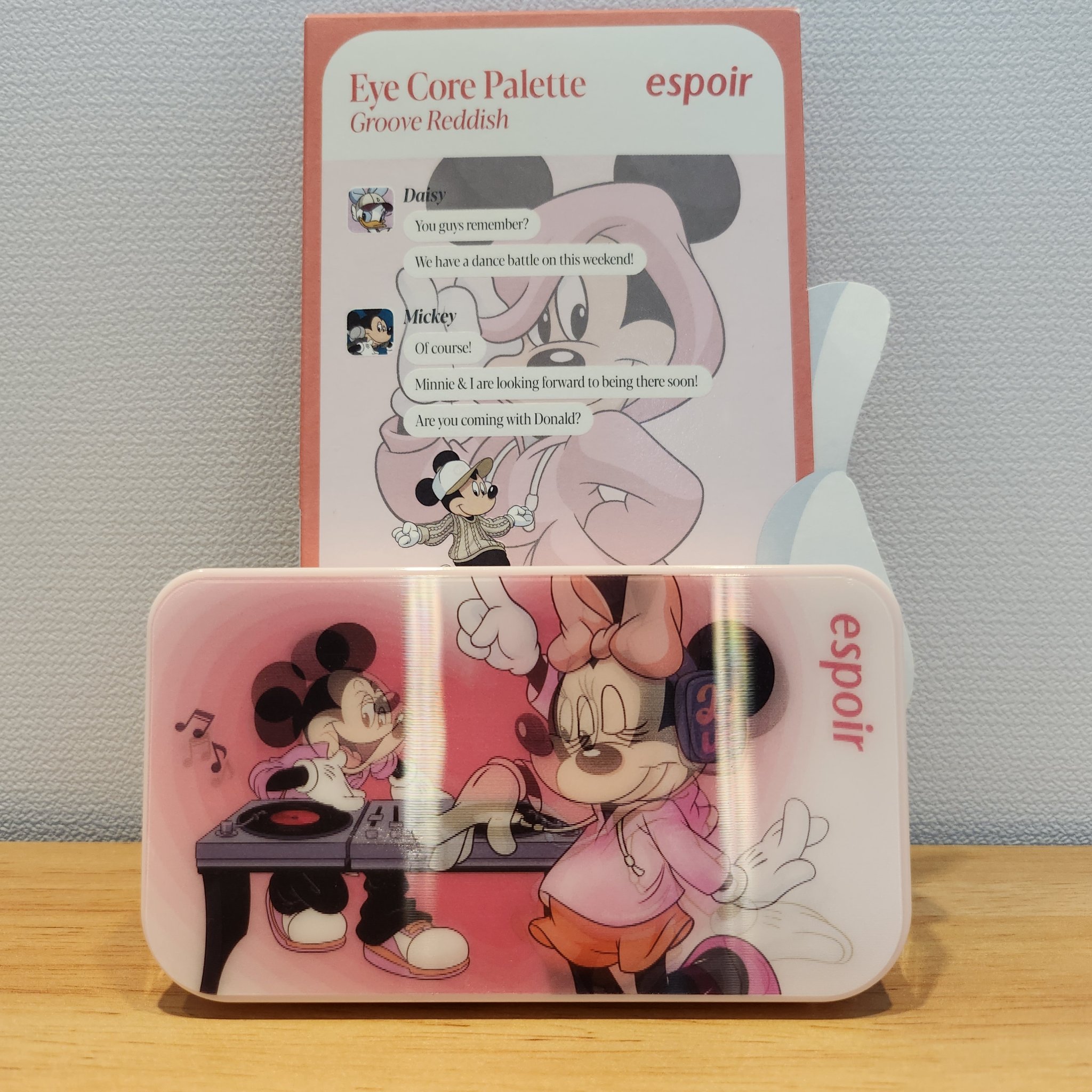 大人気のアイパレットがディズニーコラボ🥳

────────────

#提供
espoir
アイコアパレット08グルーヴレディッシュ
ディズニーエディション

細かく計算されつくされたカラーと目元にピタッと密着するテクスチャーでだれでも