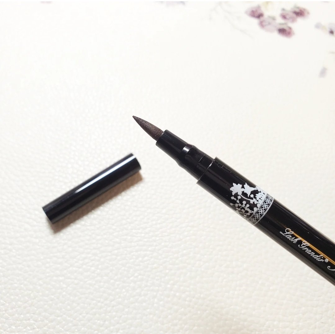ラッシュグランディール キープアイブロウのクチコミ「Lash Grandir キープアイブロウ（ブラウン）✨
メイクを落としても眉ラインをしっかり.....」（3枚目）