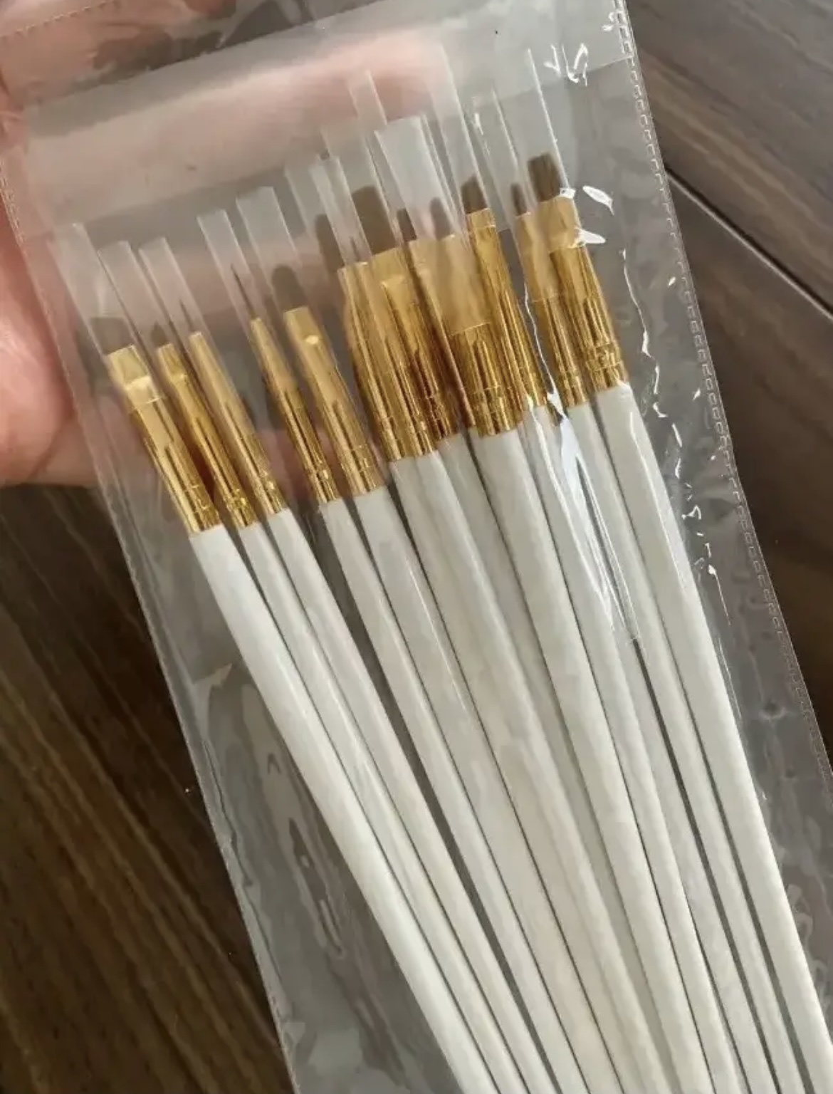 ネイル工房おおお🧡🧡

15本セットで1000円です☺️🧡
ネイル工房ユーザーさんは知ってると思いますが
半額クーポンが配布されてる時があるので
私は500円で購入しました🙌

ほっそい筆とか、小さめの筆が欲しくて
色々探していまし