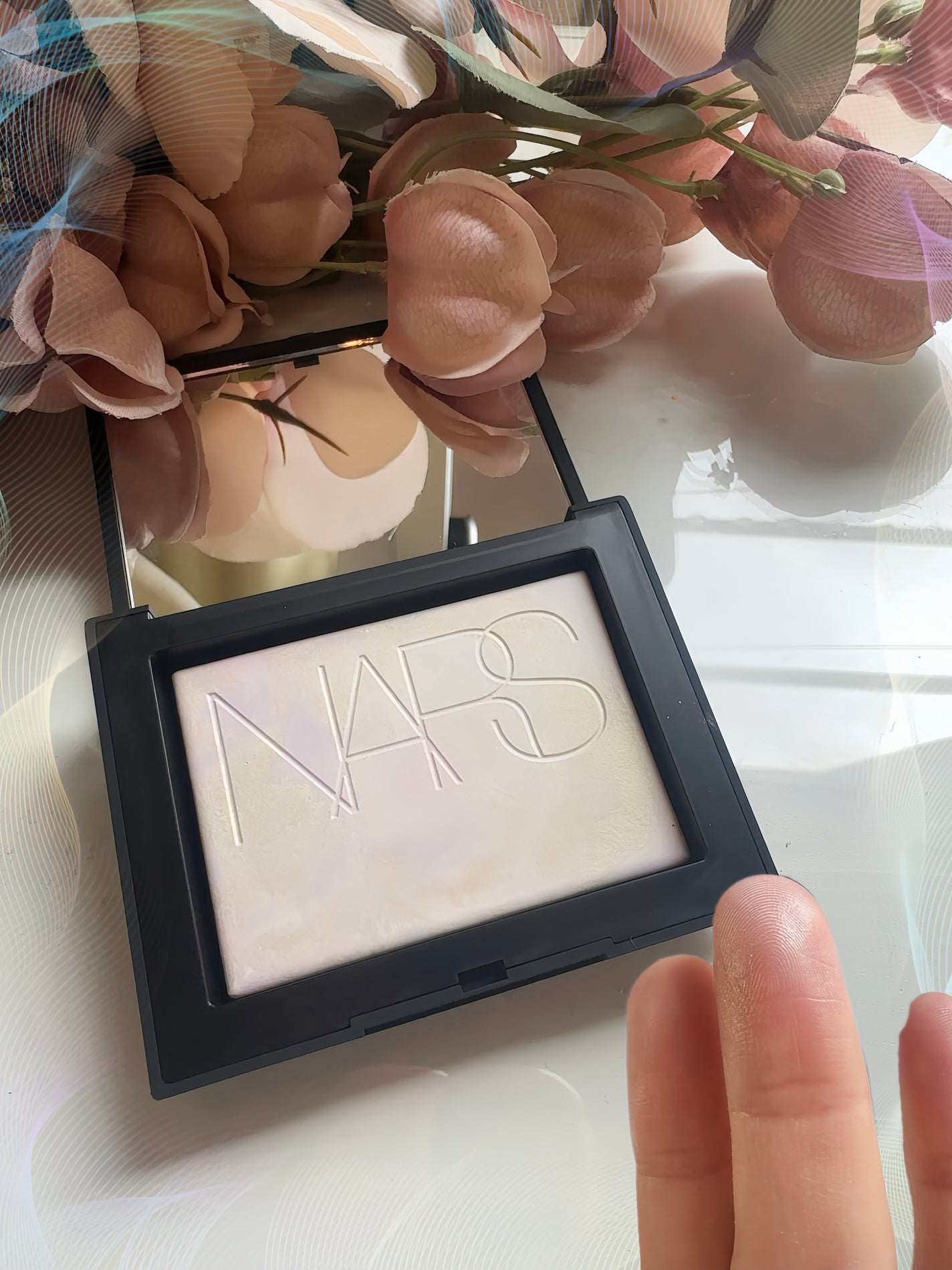 ライトリフレクティング プリズマティックパウダー/NARS/プレストパウダーを使ったクチコミ(7枚目)