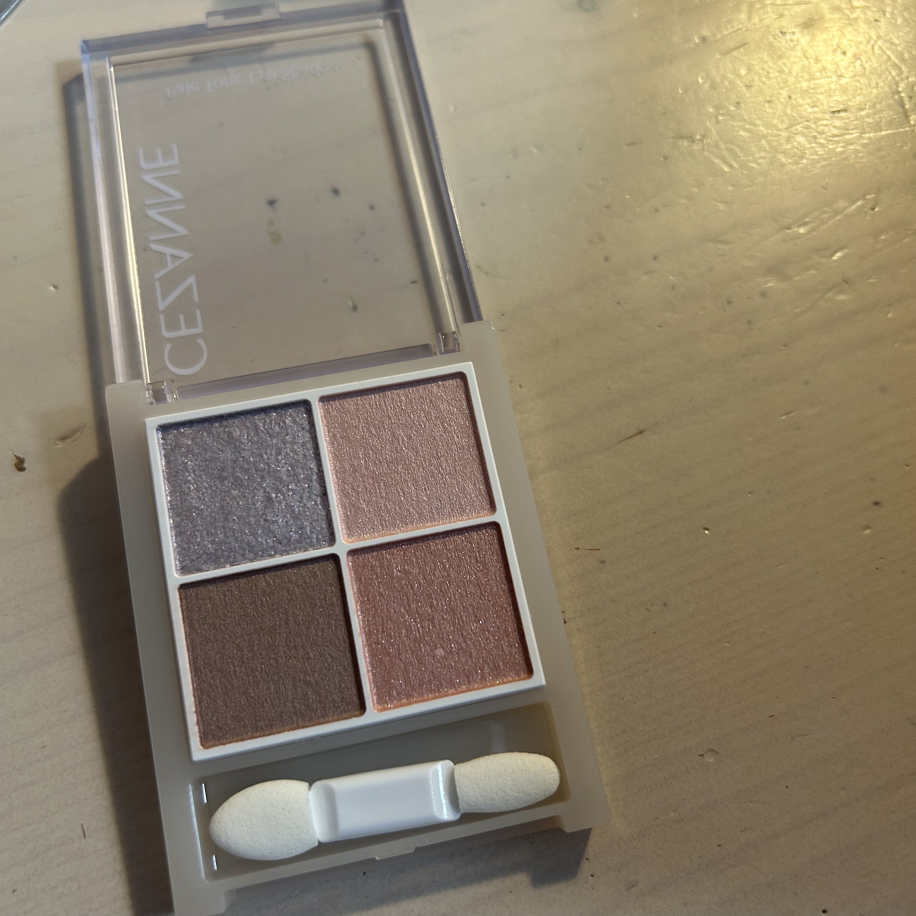 ペールトーンアイシャドウ/CEZANNE/アイシャドウを使ったクチコミ（3枚目）