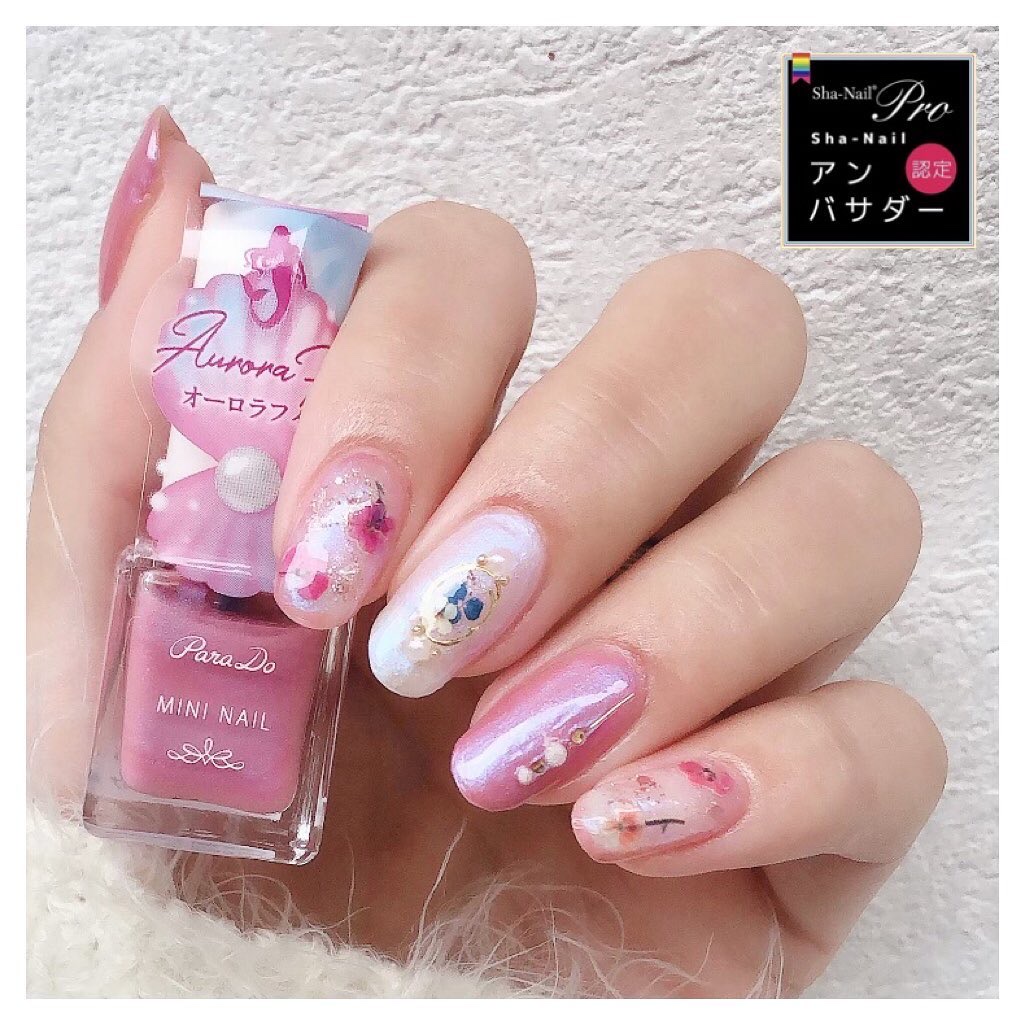 #auオフィスネイル,#セルフネイル,#TRILLネイル,#ロカリネイル,#シンプルネイル,#おしゃれネイル,#ポリッシュネイル,#パラドゥネイル,#写ネイル,#オフィスネイル,#ピンクネイル,#押し花ネイル,#囲みネイル,#モテネイルのネイルデザイン