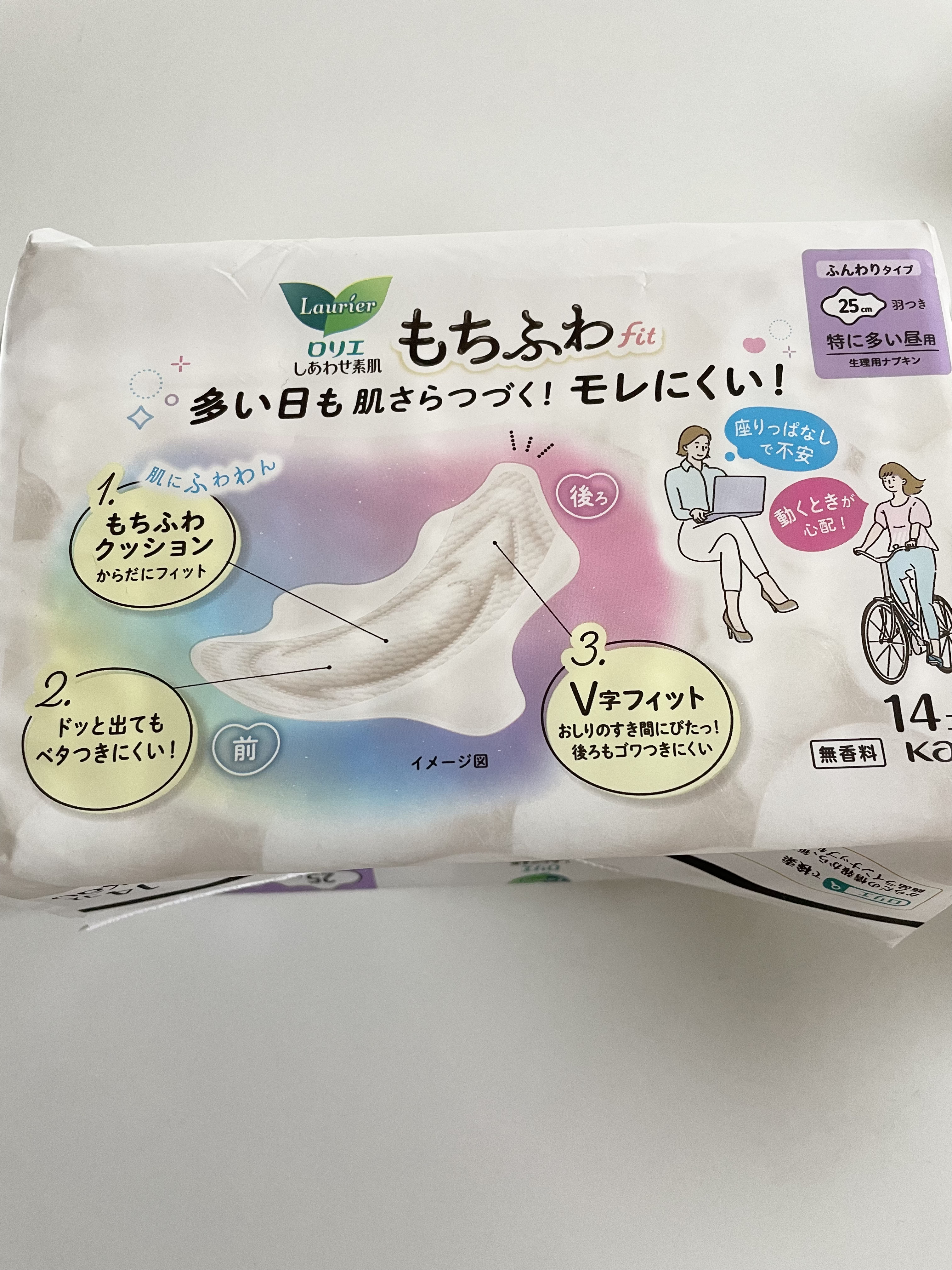 ロリエ ロリエ もちふわ fit 25cm 羽つき 14コ入 (医薬部外品 )のクチコミ「ロリエ もちふわ fit 25cm 羽つき 14コ入
医薬部外品
✼••┈┈••✼••┈┈••.....」（2枚目）