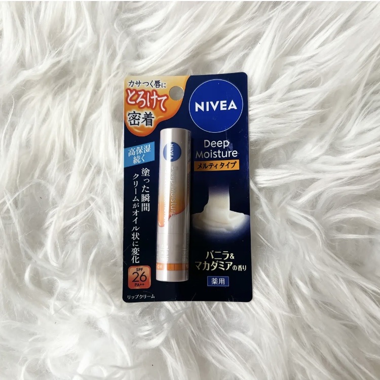 ニベア ディープモイスチャーリップ メルティタイプ バニラ＆マカダミアの香り/ニベア/リップクリームを使ったクチコミ（1枚目）