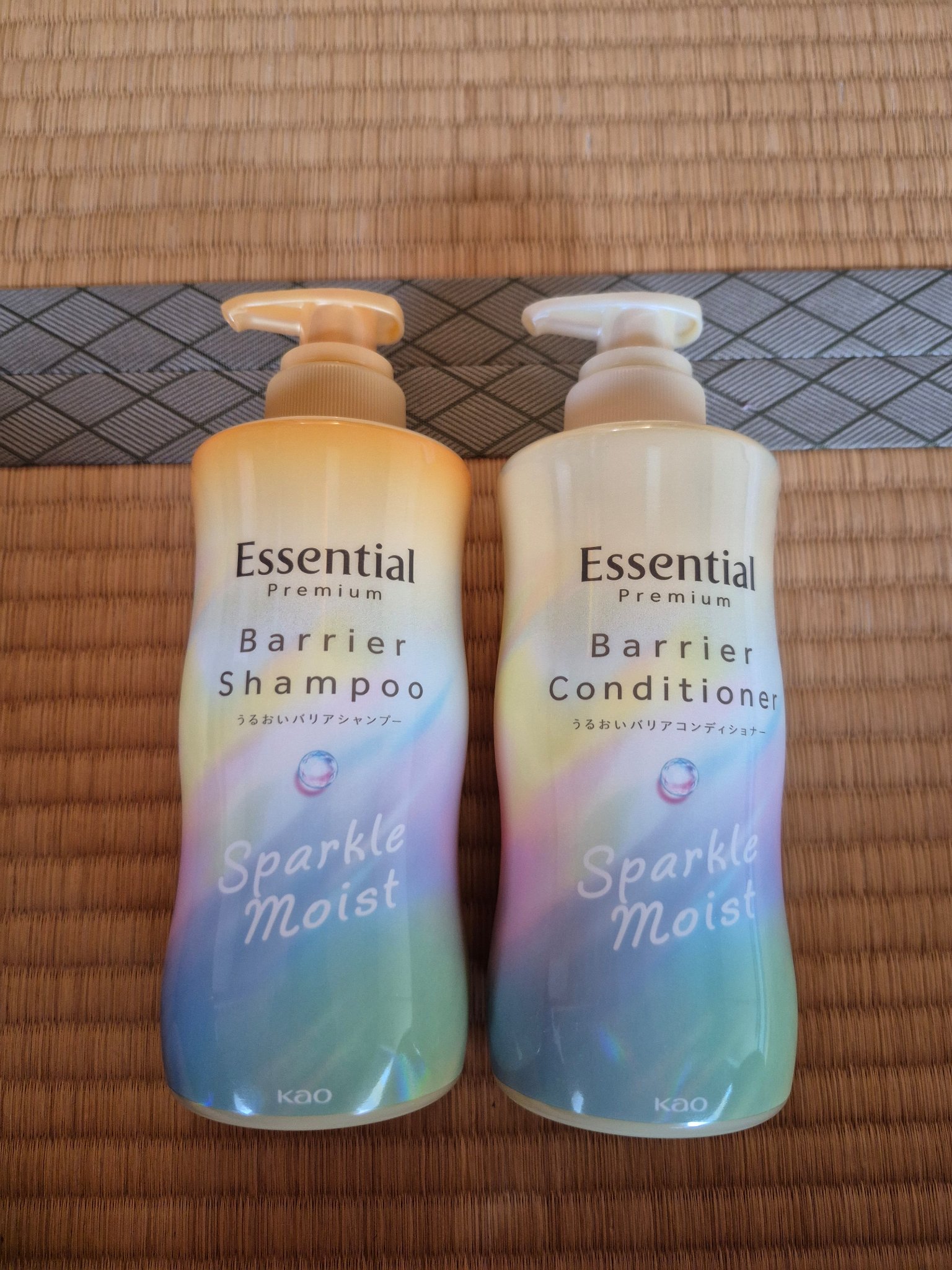 💛エッセンシャル
💛エッセンシャルプレミアム バリアシャンプー・コンディショナー スパークルモイスト
💛シャンプー
💛コンディショナー

#PR 
#エッセンシャル
#LIPSプレゼント ✨🎁

ハイダメージ髪向けのシャンプー&コ