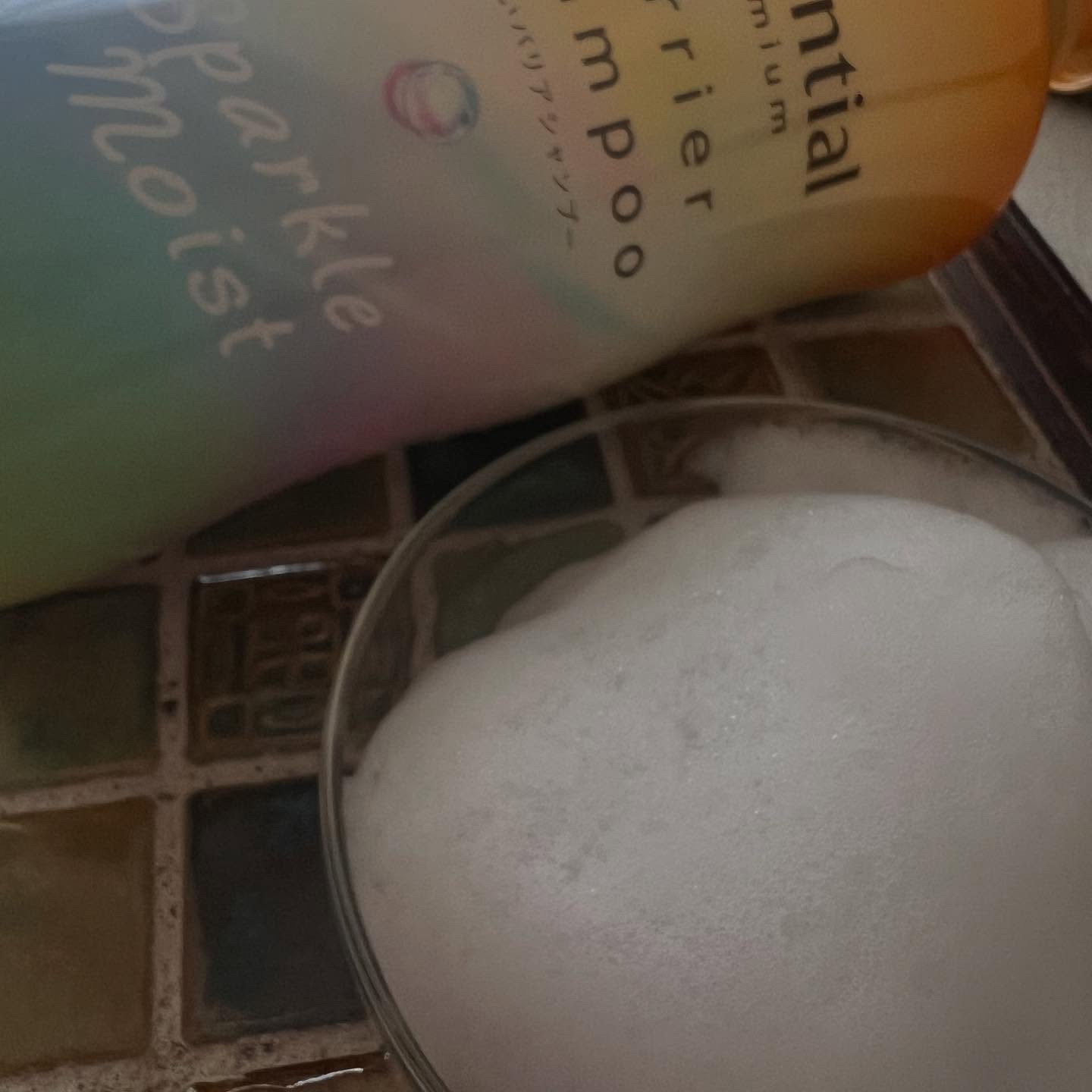 エッセンシャルプレミアム バリアシャンプー・コンディショナー スパークルモイスト/エッセンシャル/市販シャンプーを使ったクチコミ（3枚目）