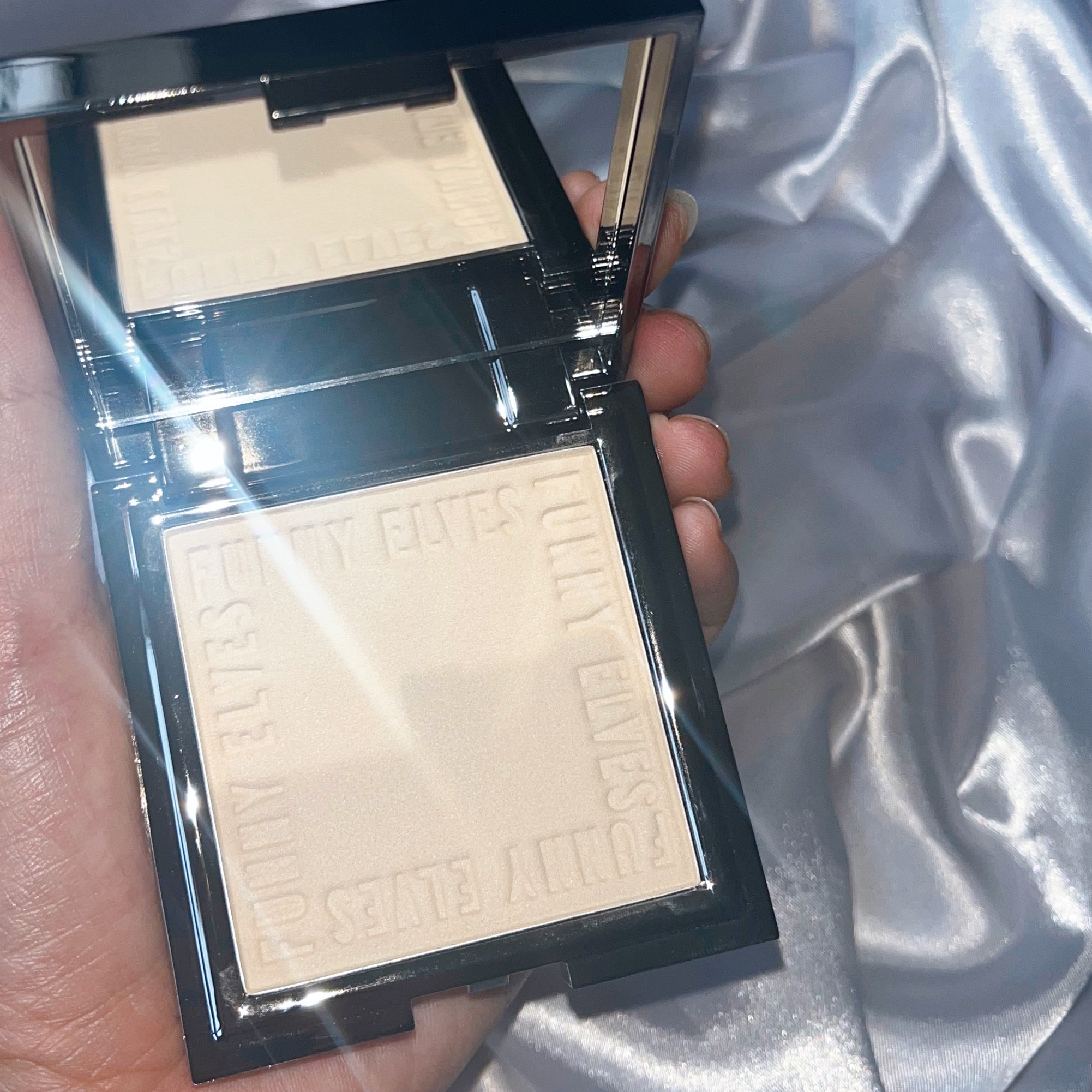 ソフトマットプレストパウダー/FUNNY ELVES方里/プレストパウダーを使ったクチコミ（2枚目）