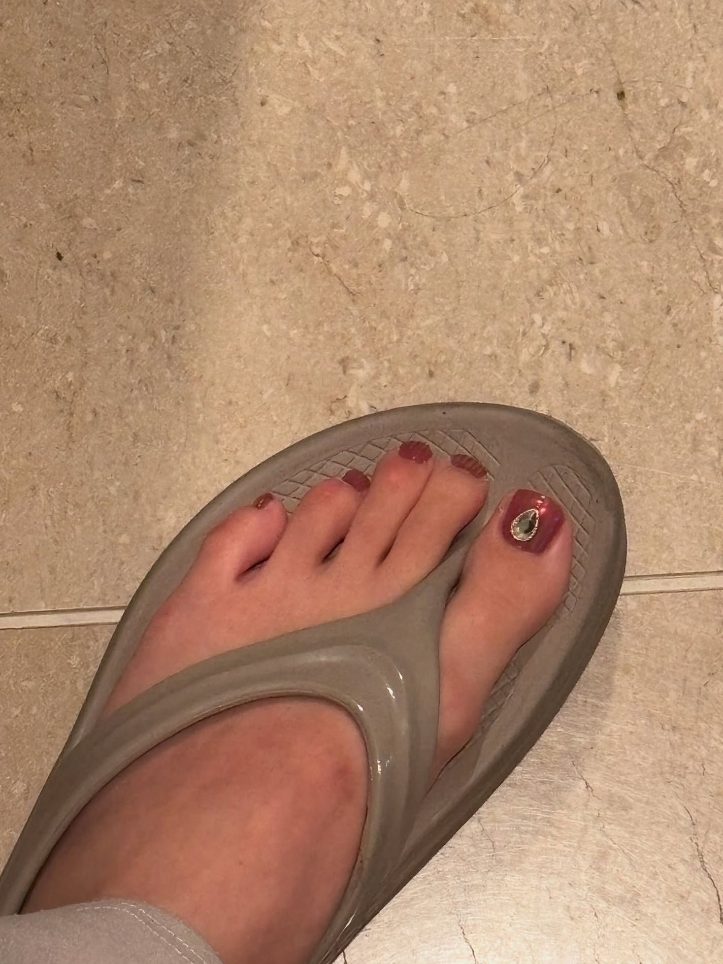 セミキュアジェルネイル(ペディキュア)/ohora/ネイルシールを使ったクチコミ(2枚目)