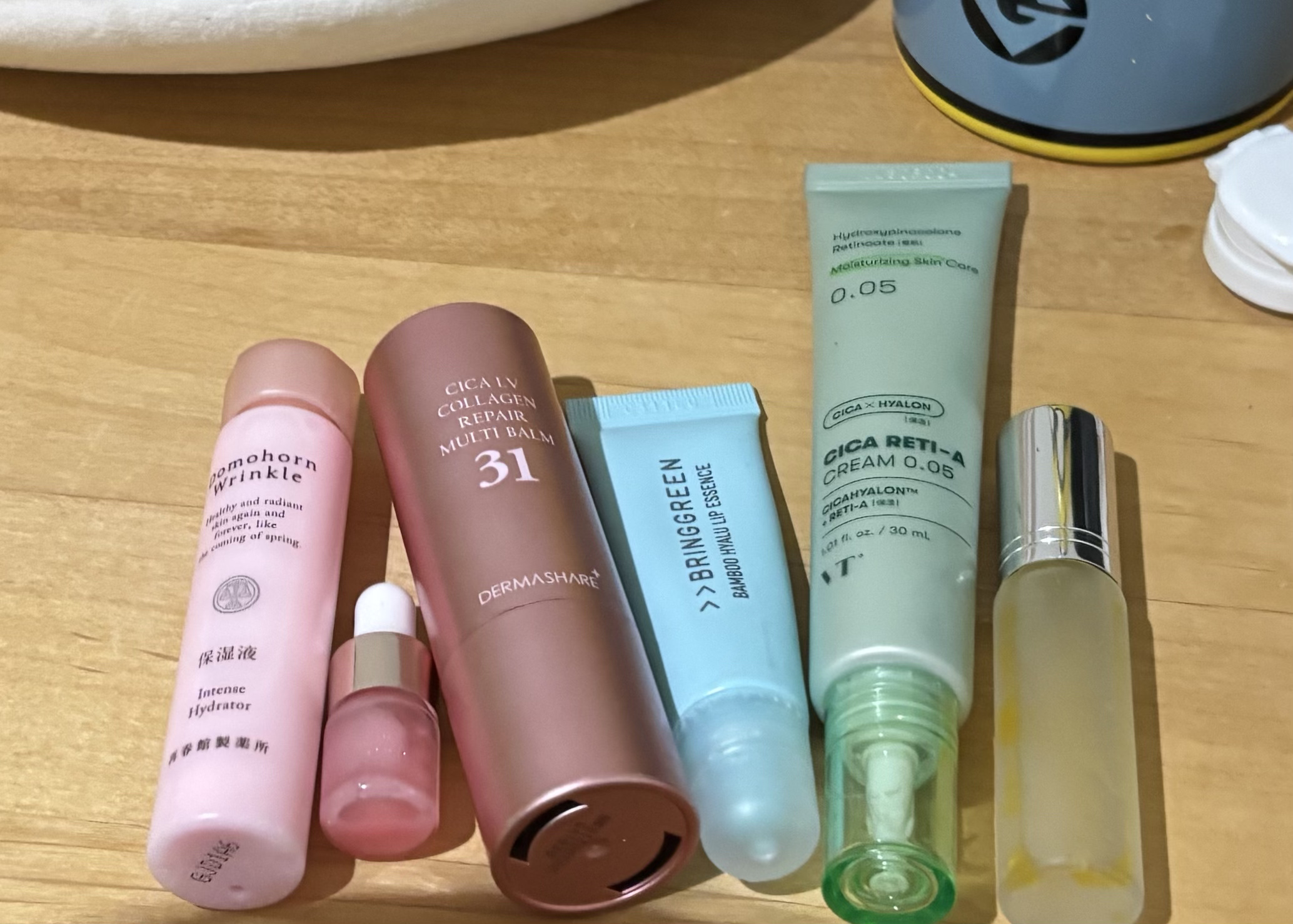 MEDICUBE PDRNピンクナイアシンアミドミルキートナーのクチコミ「この頃の夜勤保湿〜

顔洗ってダルバのミストスプレーを入れ替えて

乾燥した時にパーッとふりか.....」（1枚目）