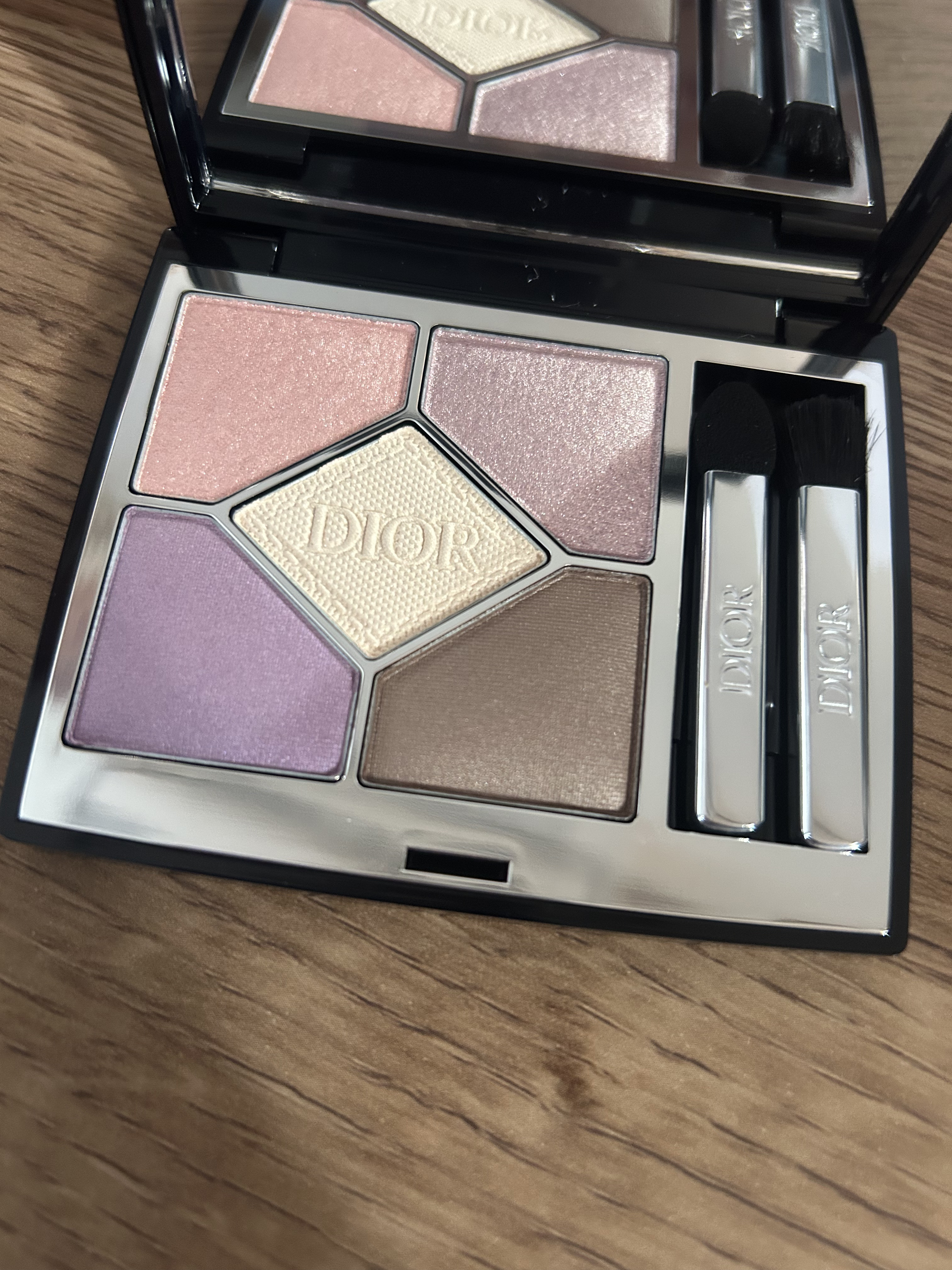 限定アイシャドウ】ディオールショウ サンク クルール｜Diorの