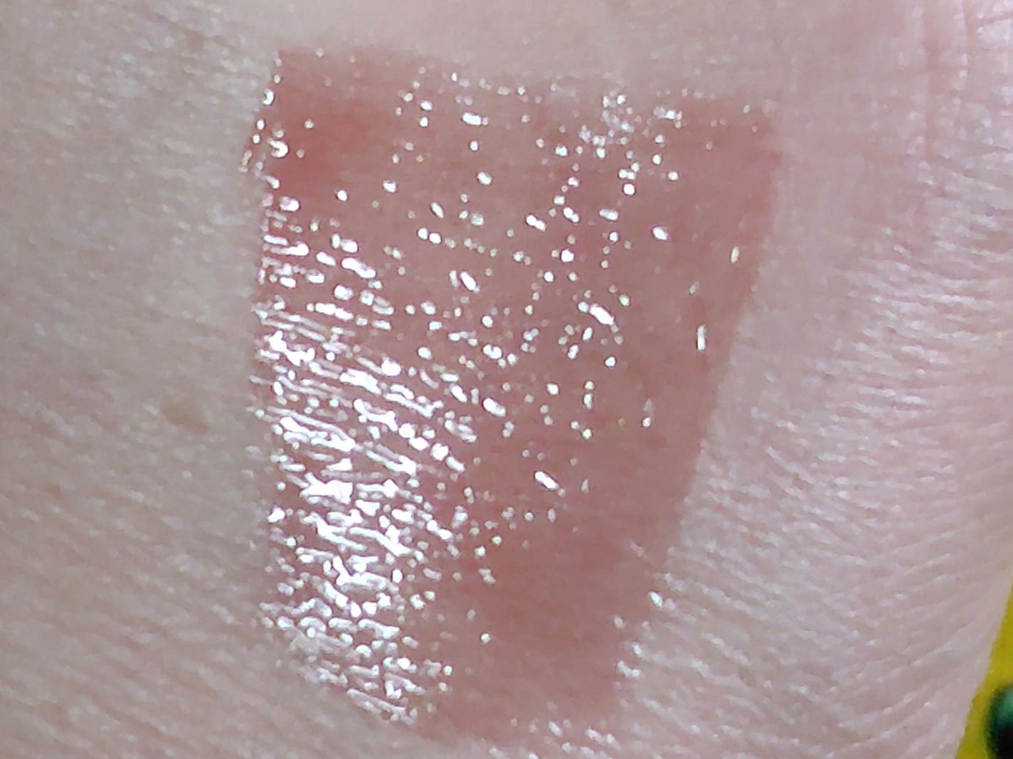 トーン ペタル エッセンス グロス/to/one/リップグロスを使ったクチコミ(4枚目)