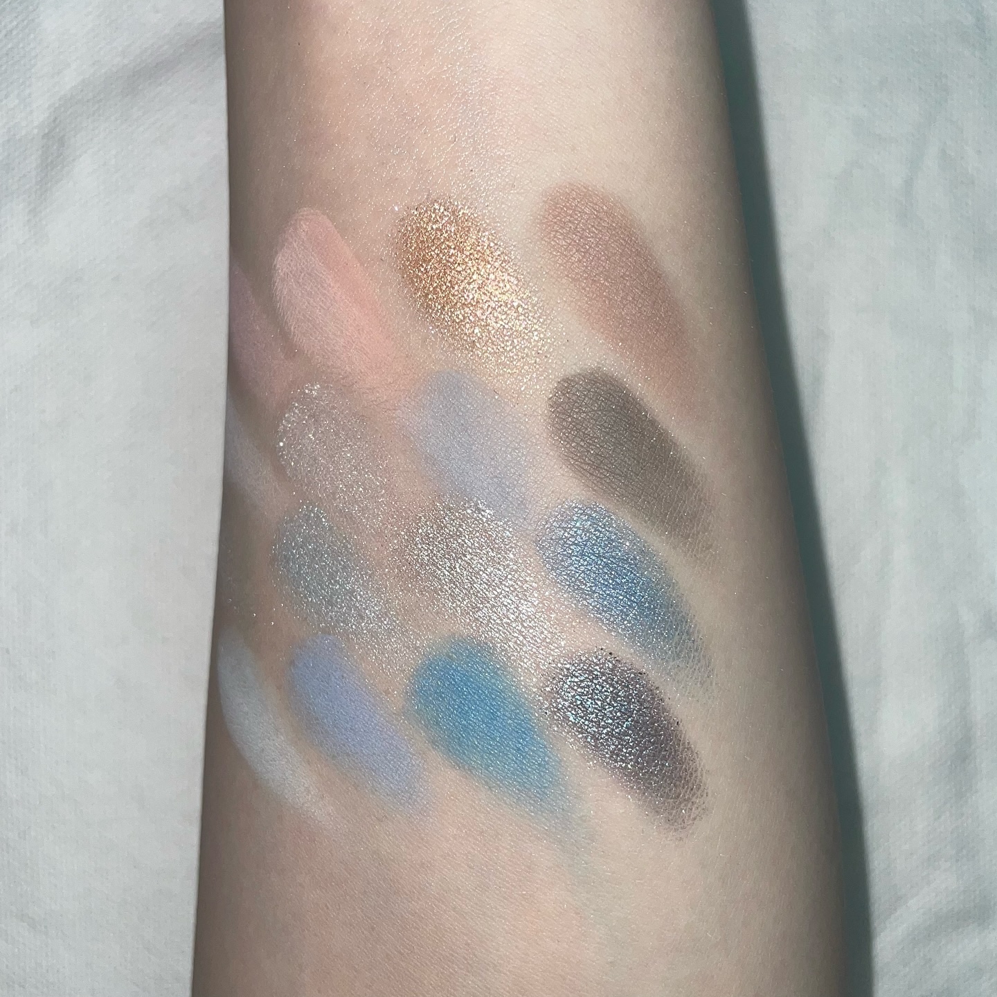 ソフトブラーリングアイパレット 19.ブルーサンドブラーリング/wakemake/アイシャドウパレットを使ったクチコミ（3枚目）