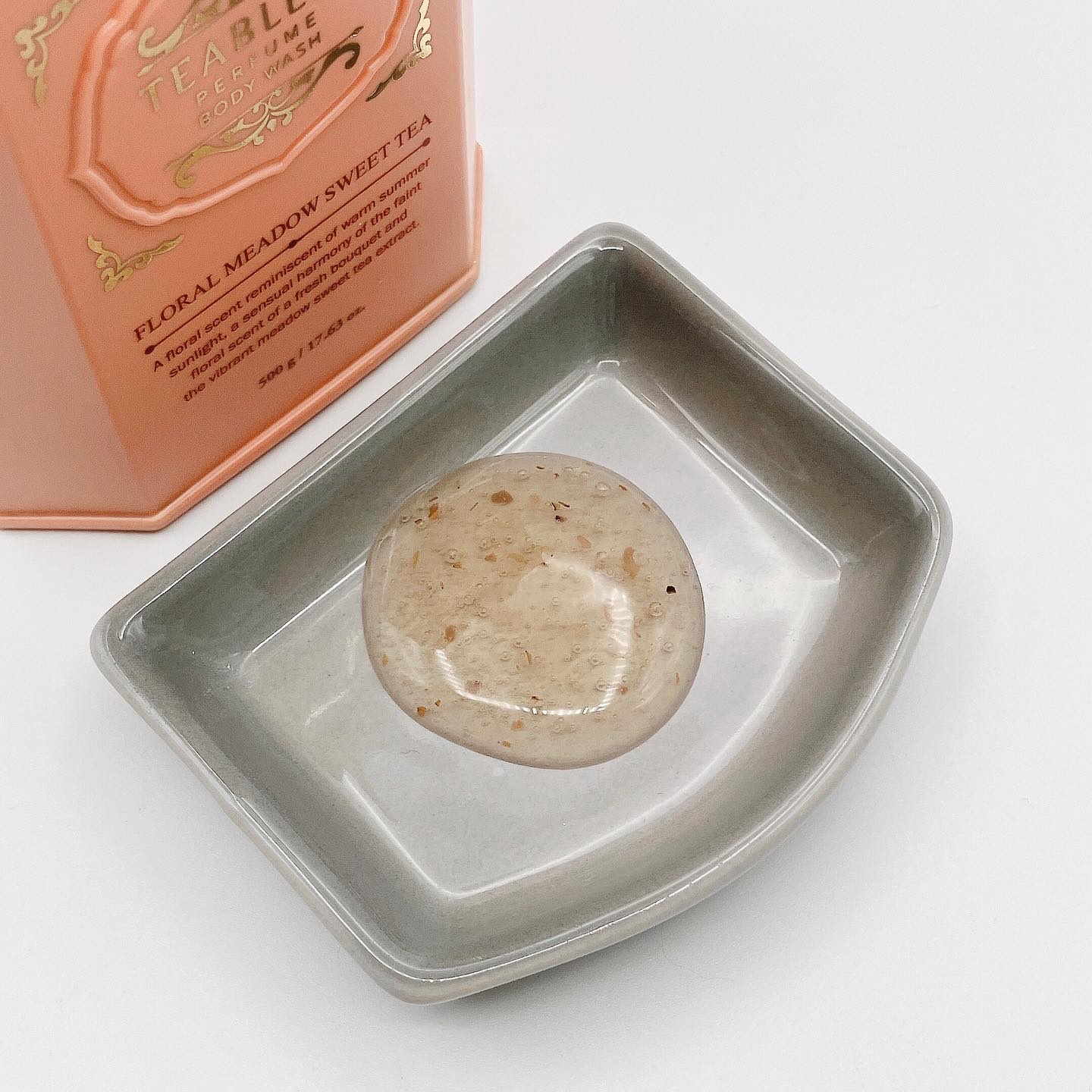 フローラル メドウ スイートティー  パフュームボディソープ/TEABLESS/ボディソープを使ったクチコミ（3枚目）