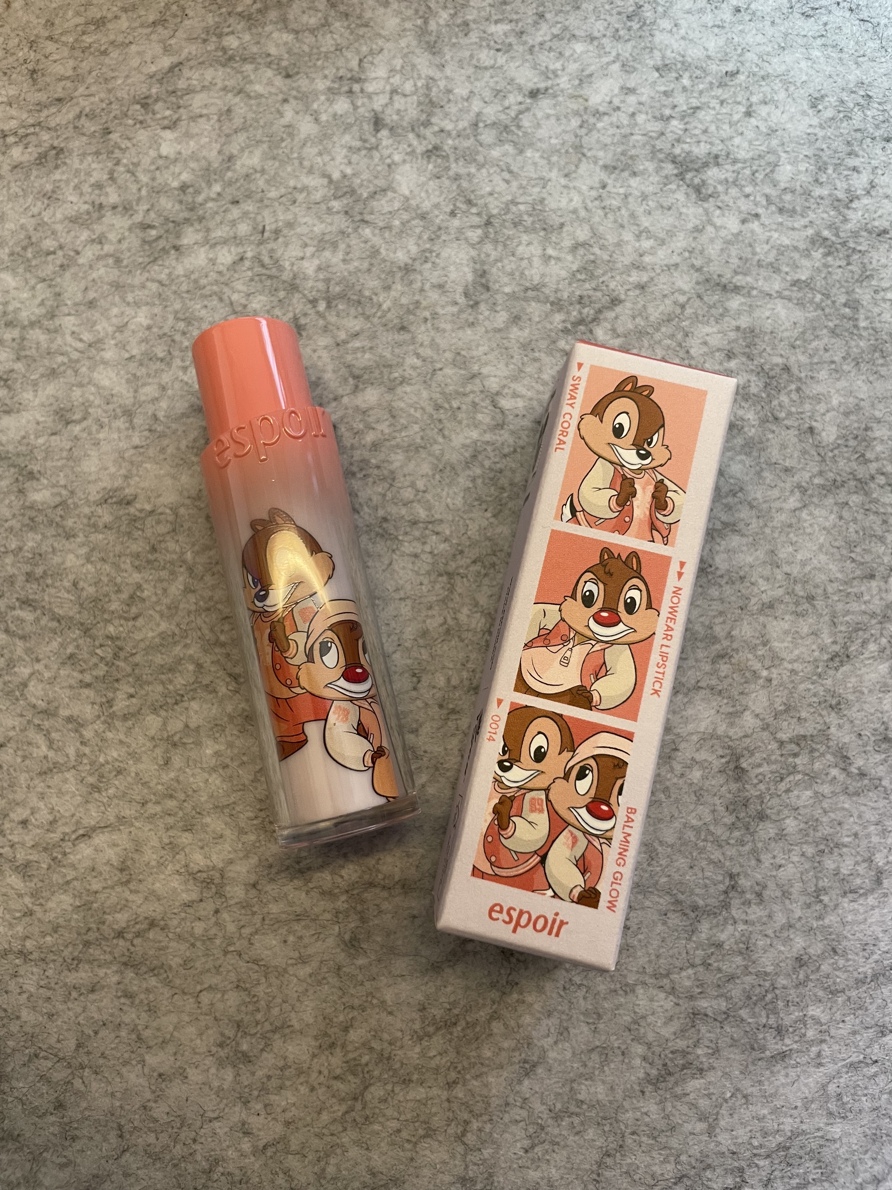 ノーウェアリップスティック バーミンググロー 14 スウェーコーラル(ディズニーエディション)/espoir/口紅を使ったクチコミ（2枚目）