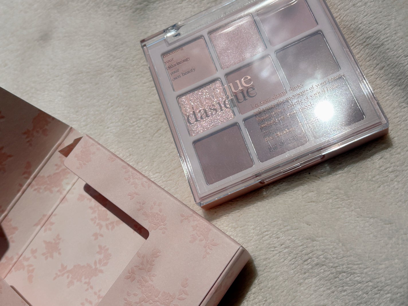 やや@xメイン/フォロバします🎶 on LIPS 「かわいいい🤍デイジークミニのアイシャドウパレット結局アイシャド..」(1枚目)