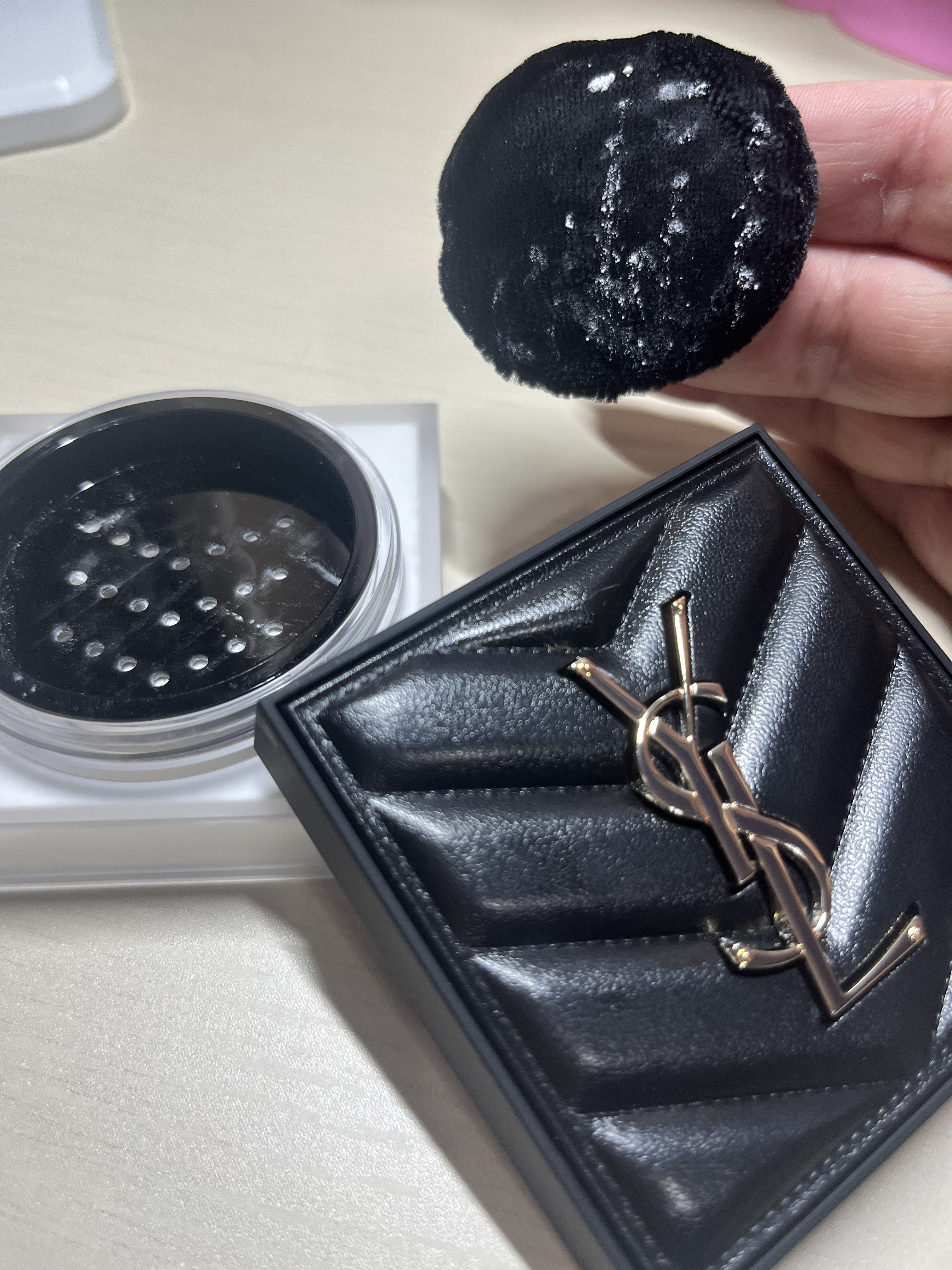 オールアワーズ ハイパールミナイザー #01 リバティーン ライト/YVES SAINT LAURENT BEAUTE/パウダーハイライトを使ったクチコミ（2枚目）