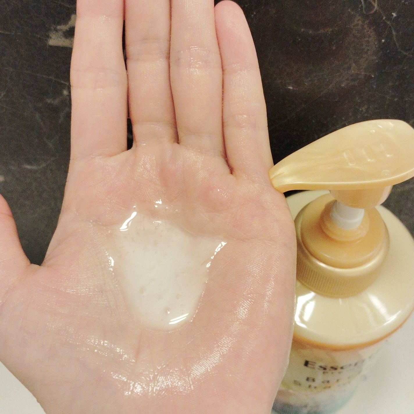 エッセンシャルプレミアム バリアシャンプー・コンディショナー スパークルモイスト/エッセンシャル/市販シャンプーを使ったクチコミ(2枚目)