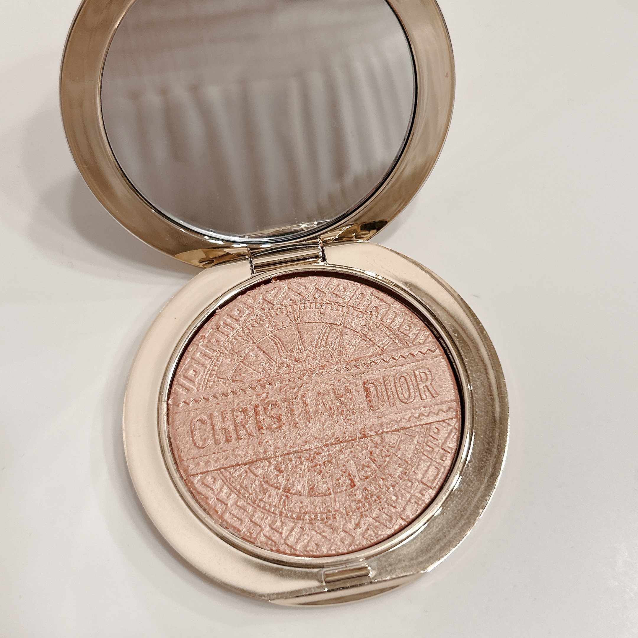 ディオールスキン フォーエヴァー クチュール ルミナイザー/Dior/プレストパウダーを使ったクチコミ（1枚目）